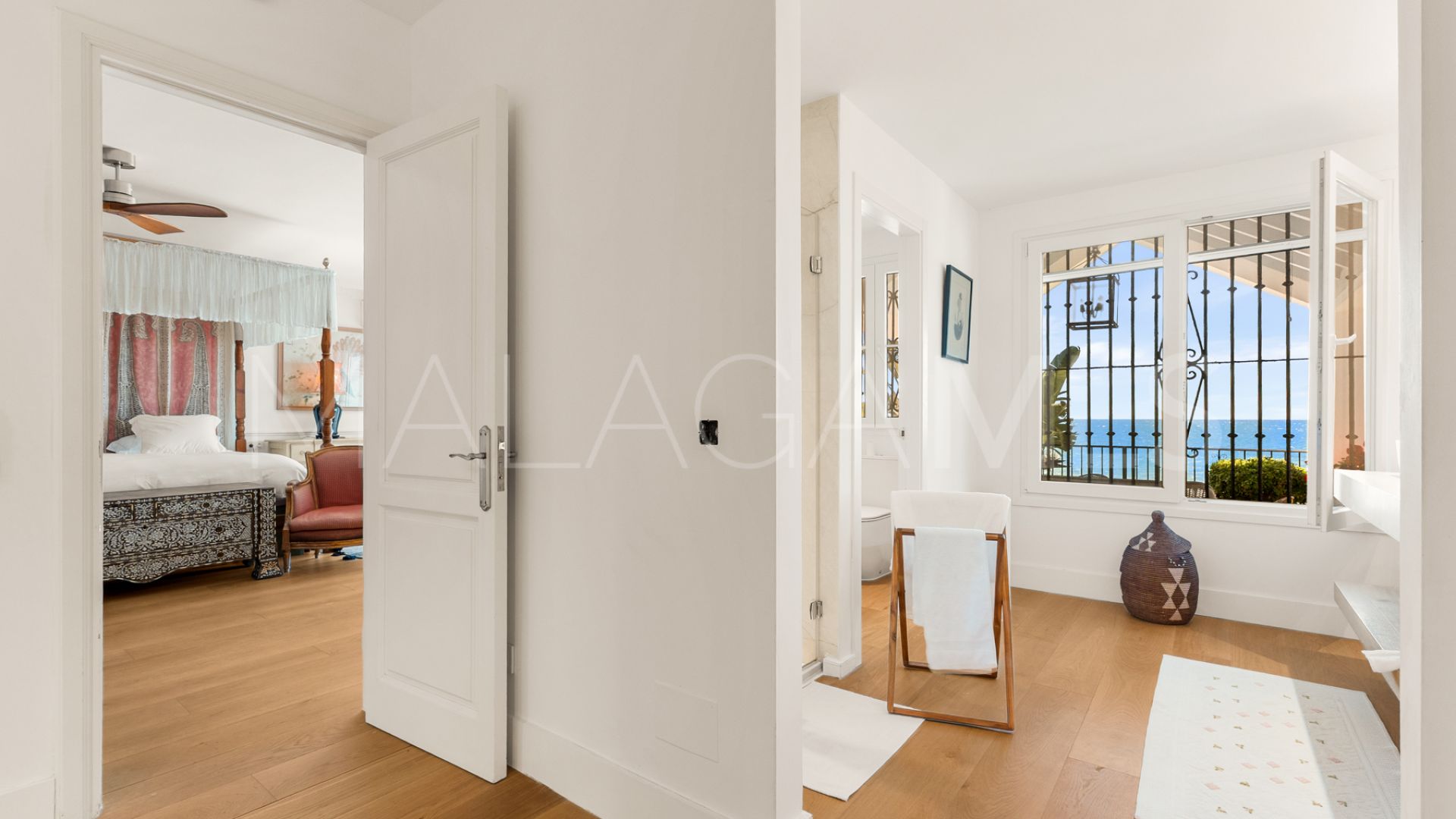 Villa for sale in Guadalmina Baja