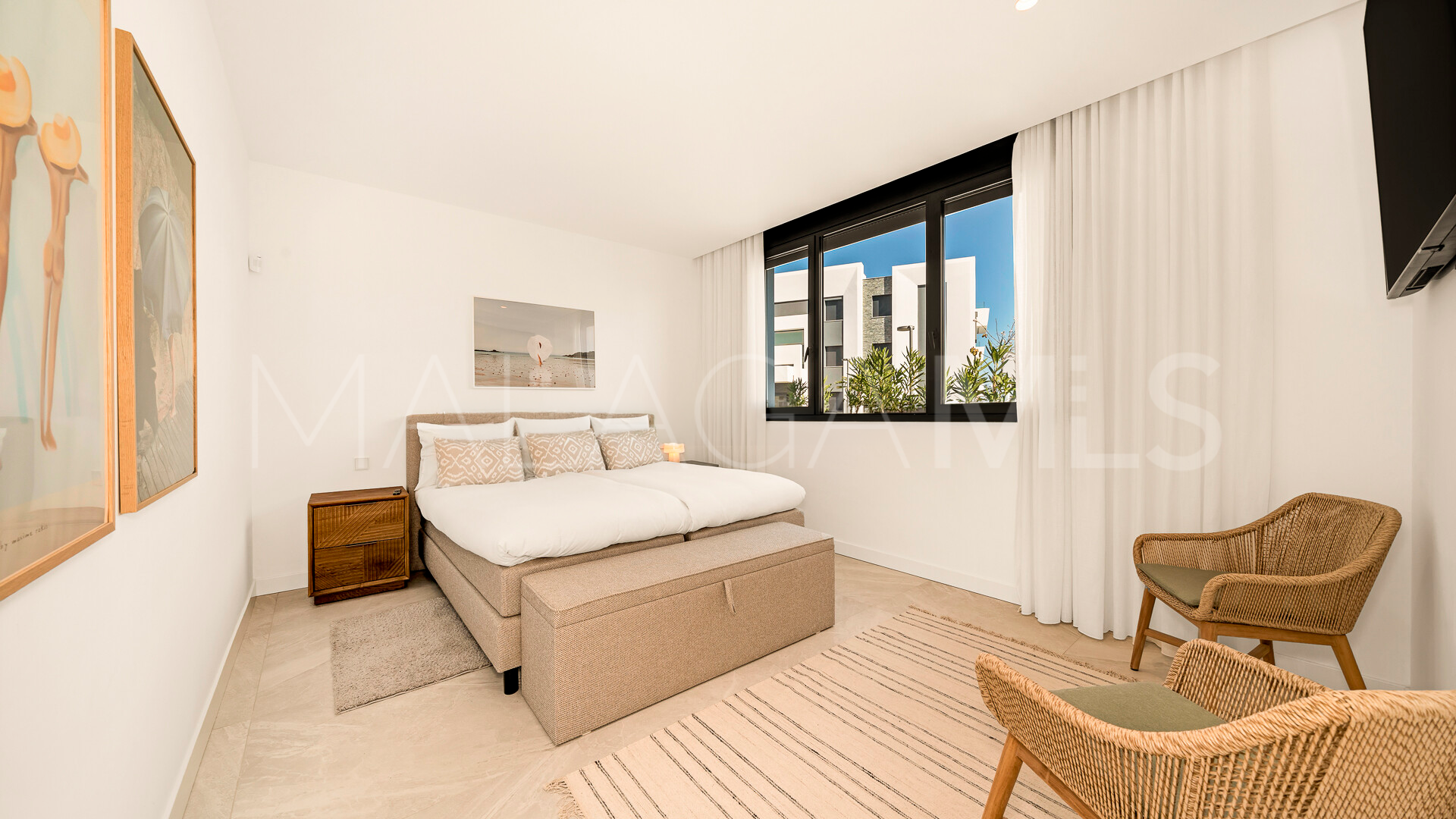 Apartamento planta baja for sale with 4 bedrooms in Los Monteros
