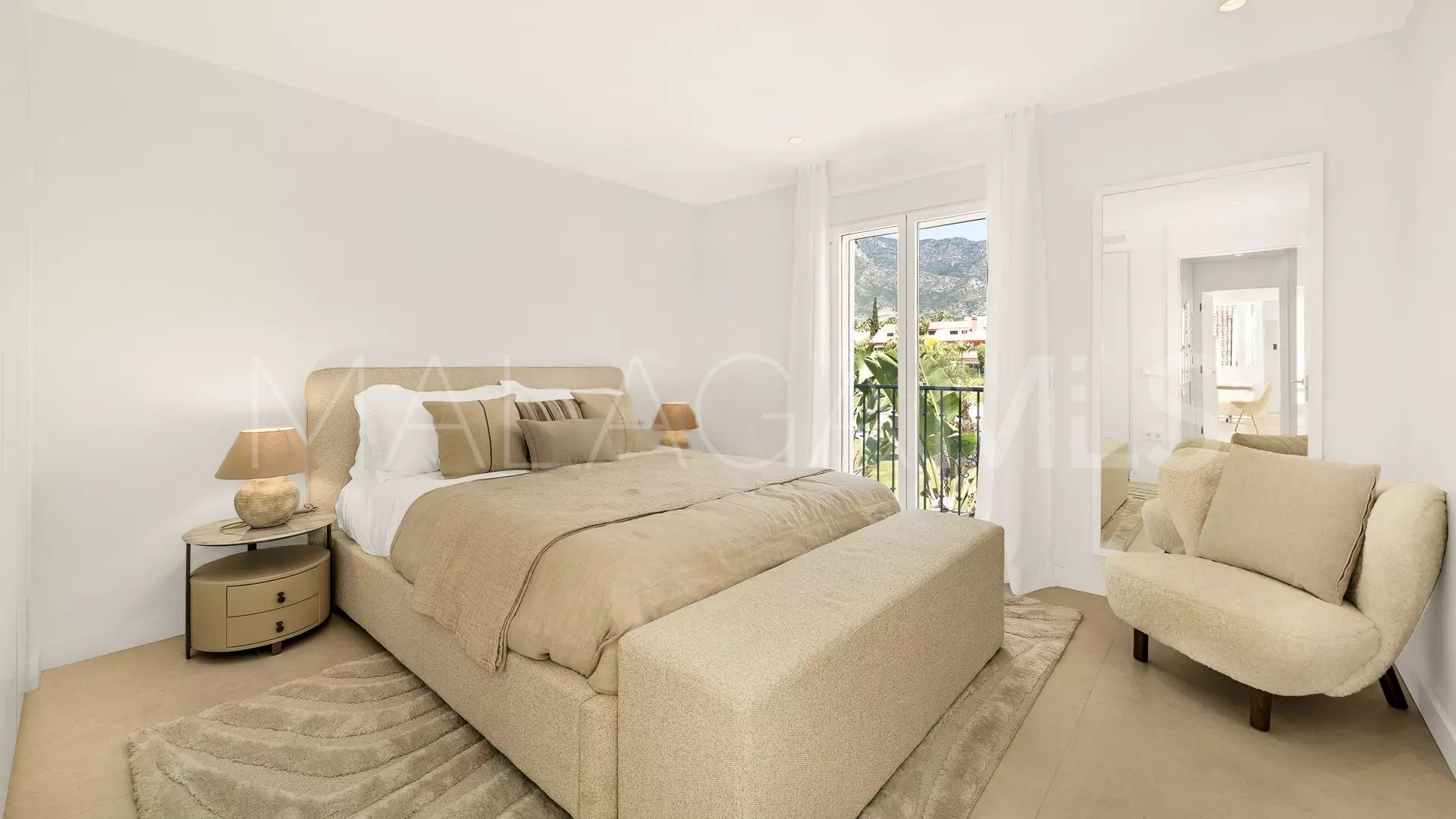 Golden Mile, adosado for sale with 5 bedrooms