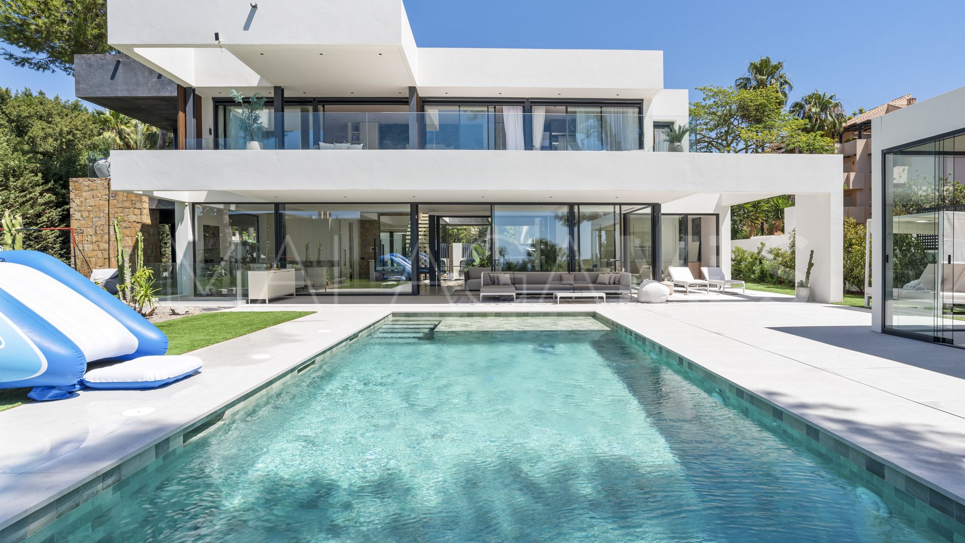 Se vende villa in Rocio de Nagüeles de 5 bedrooms
