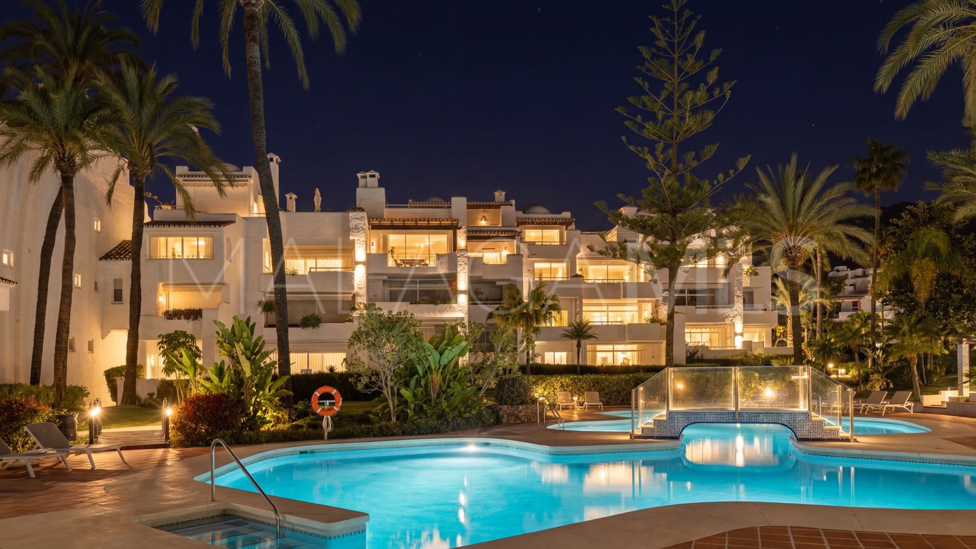 Tvåvånings takvåning for sale in Marbella Golden Mile