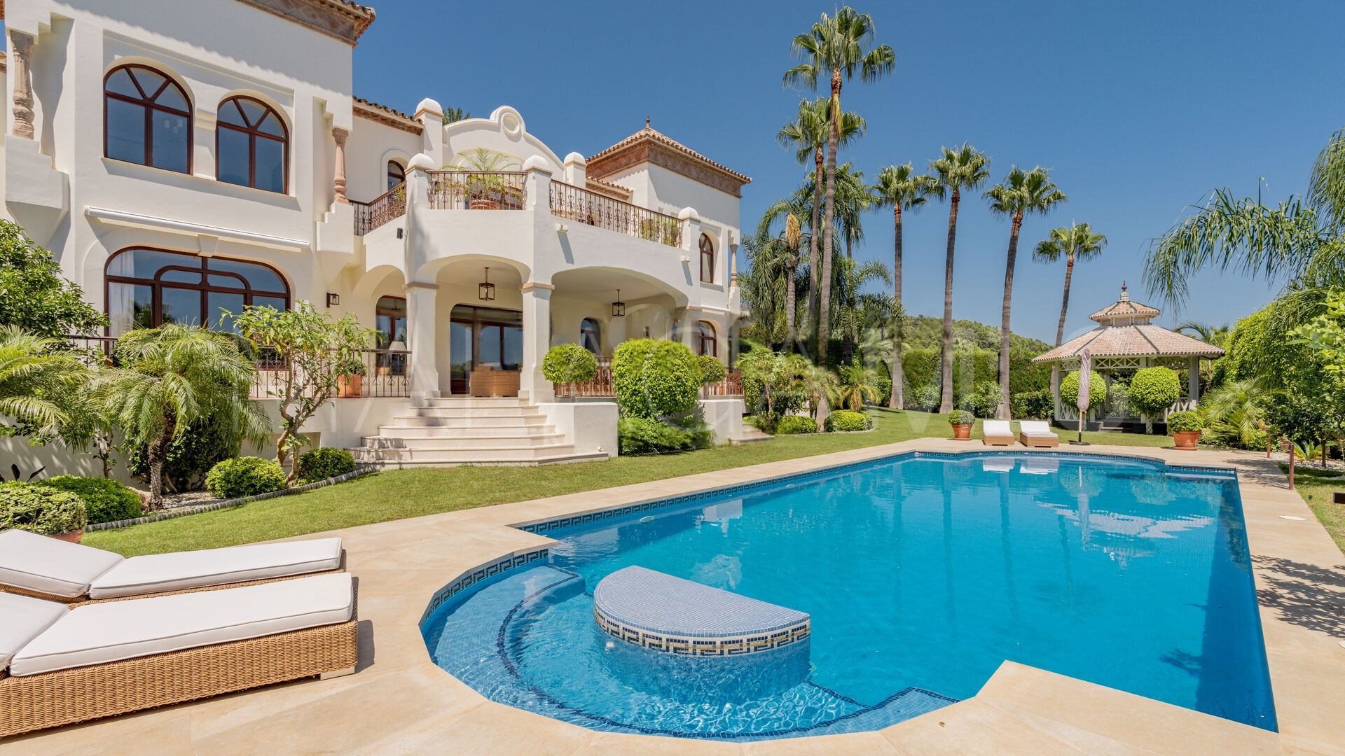 Villa for sale in Sierra Blanca