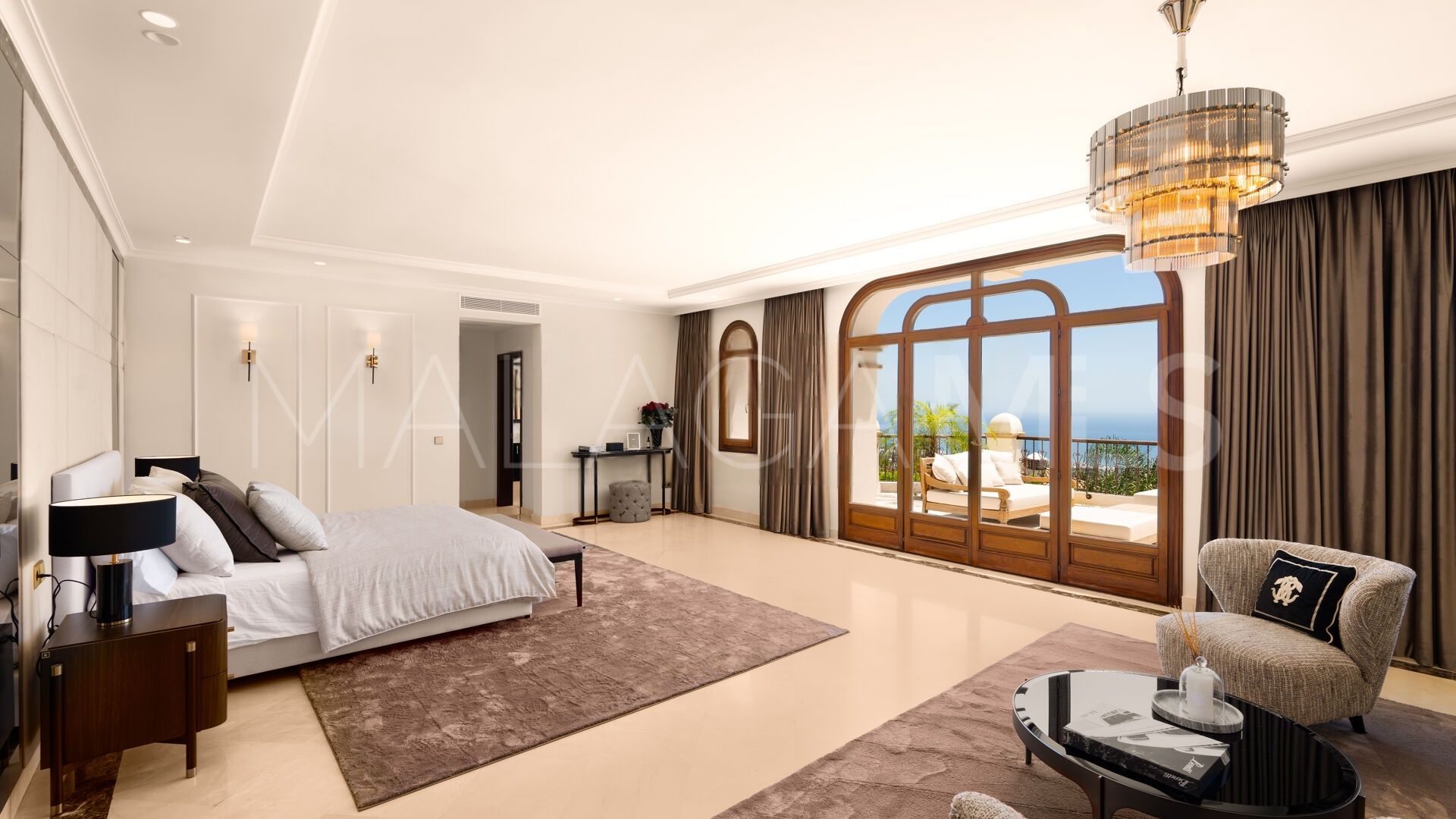 Villa for sale in Sierra Blanca