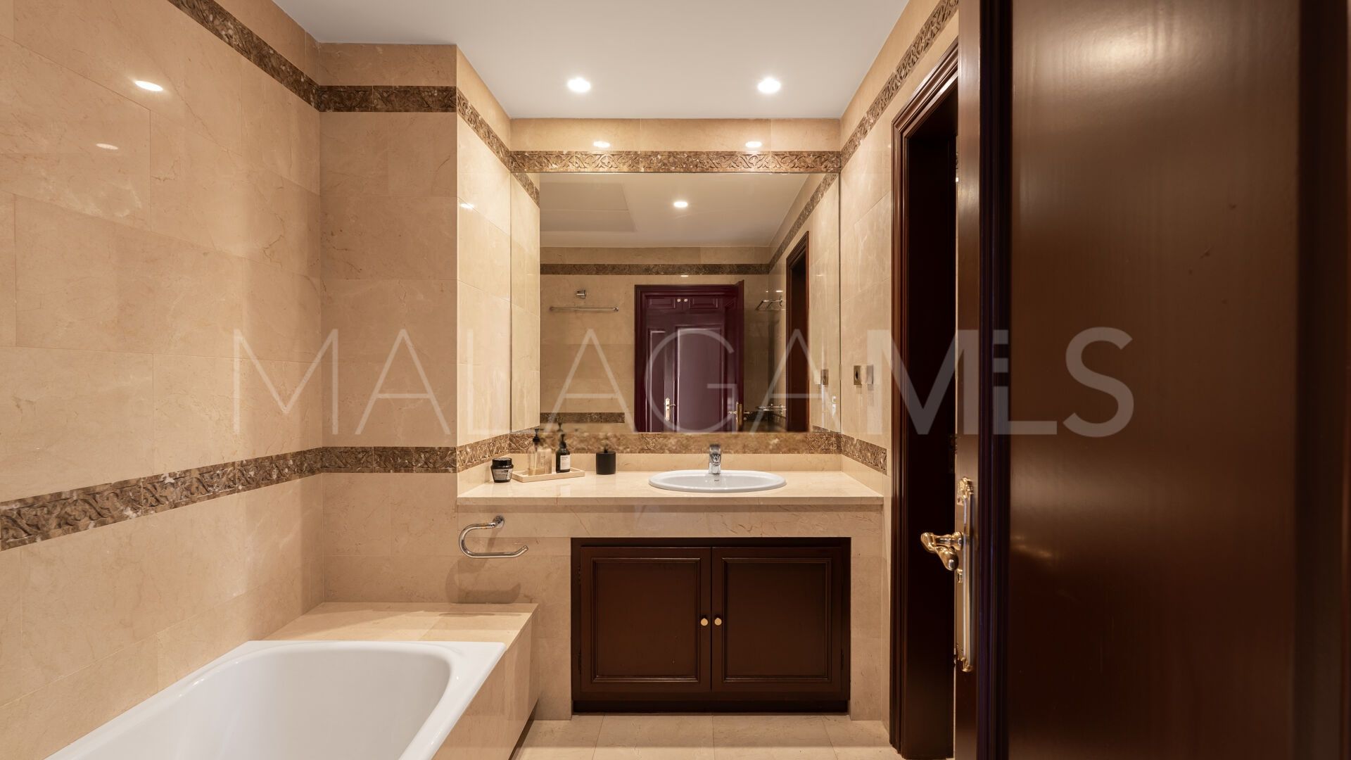 Villa for sale in Sierra Blanca
