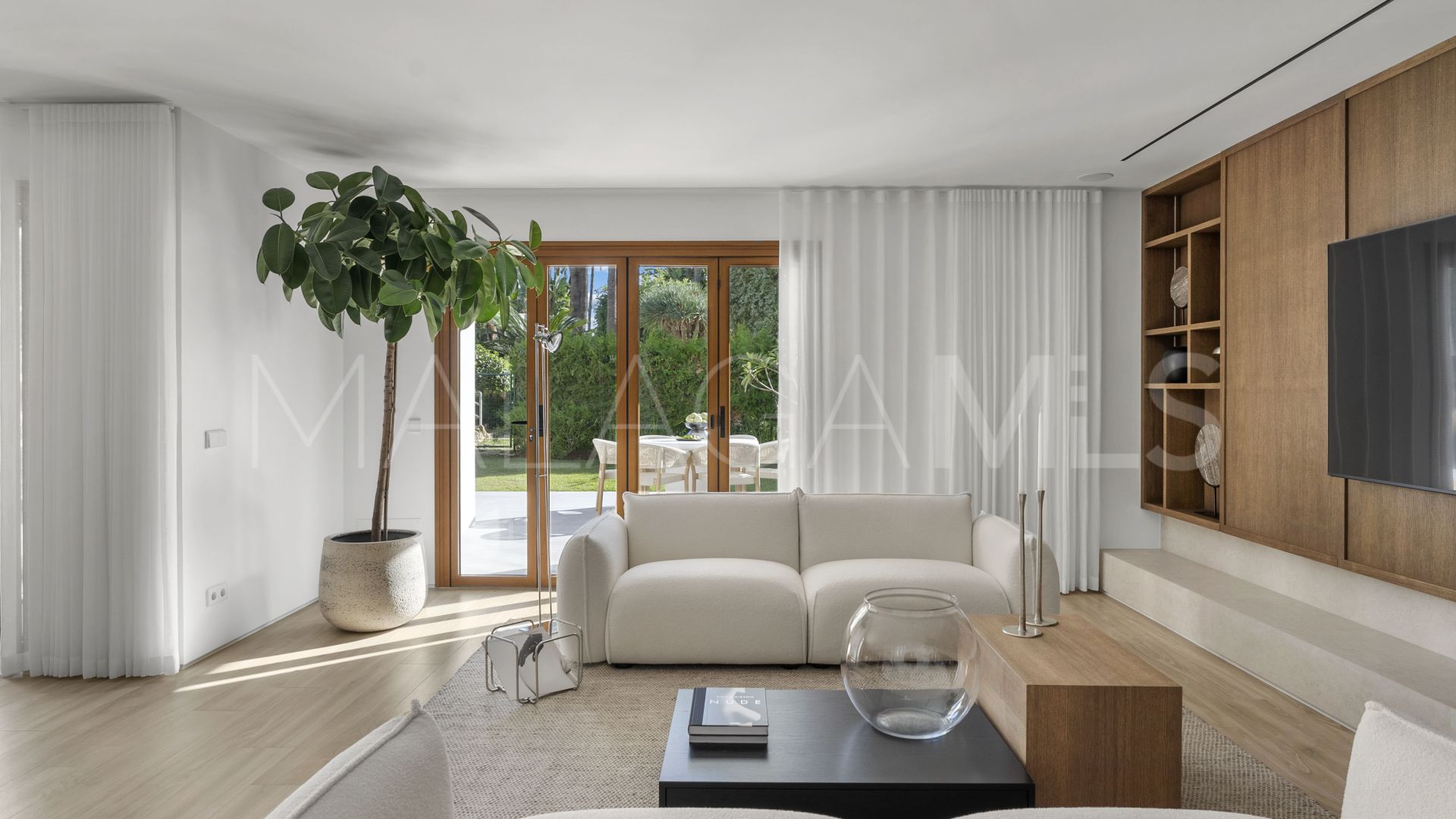 Ground floor duplex for sale in Nueva Andalucia