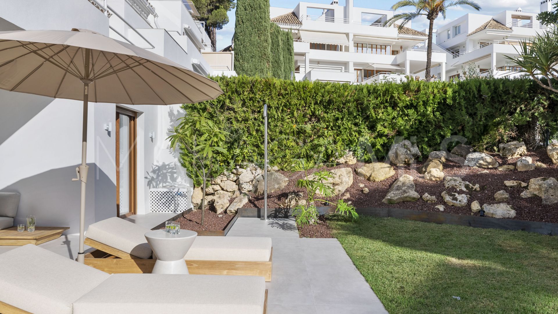 Ground floor duplex for sale in Nueva Andalucia
