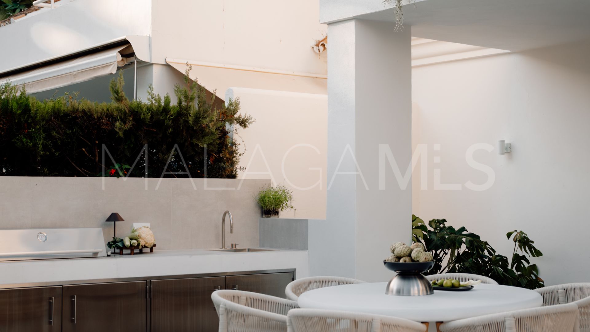 Ground floor duplex for sale in Nueva Andalucia