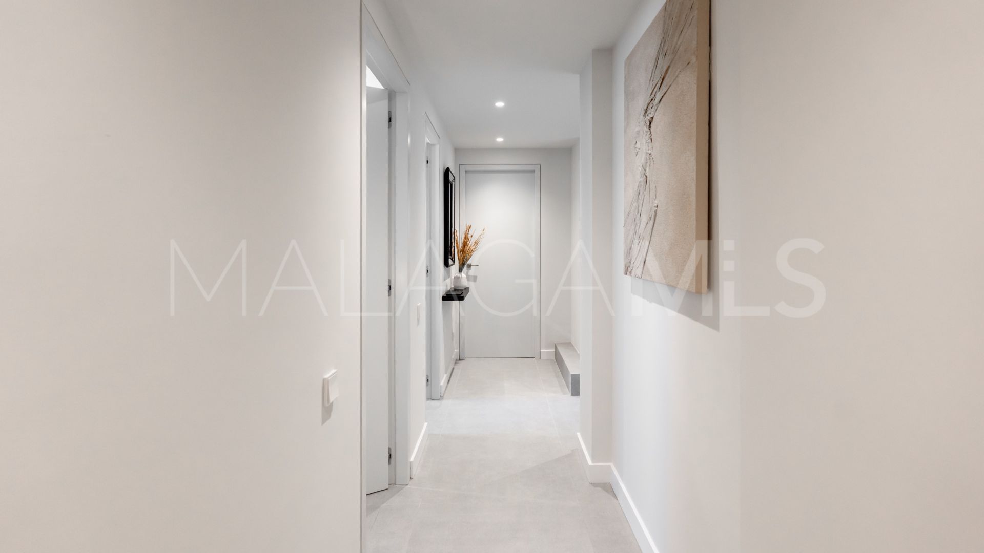 Villa for sale in Nueva Andalucia