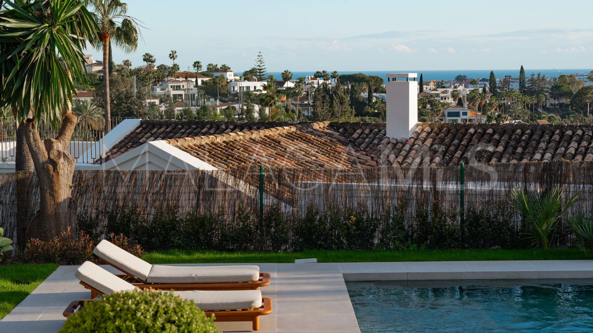 Villa for sale in Nueva Andalucia