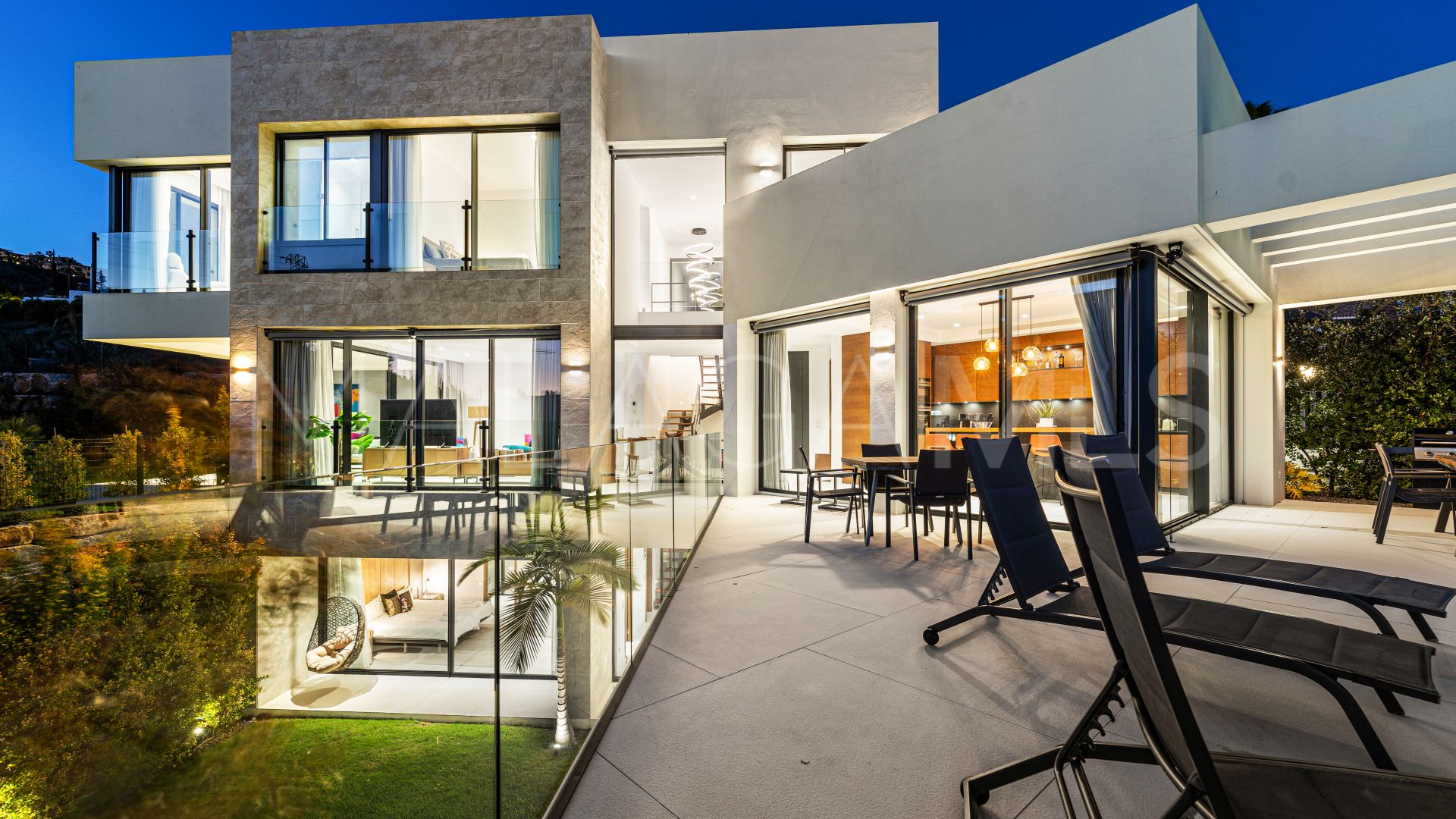 Villa for sale in Mirador del Paraiso