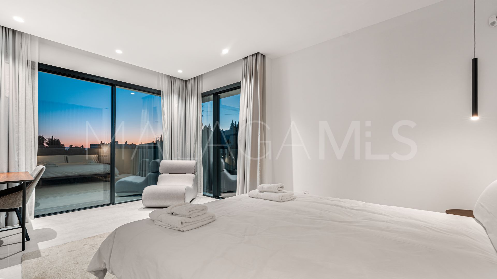 Villa for sale in Mirador del Paraiso