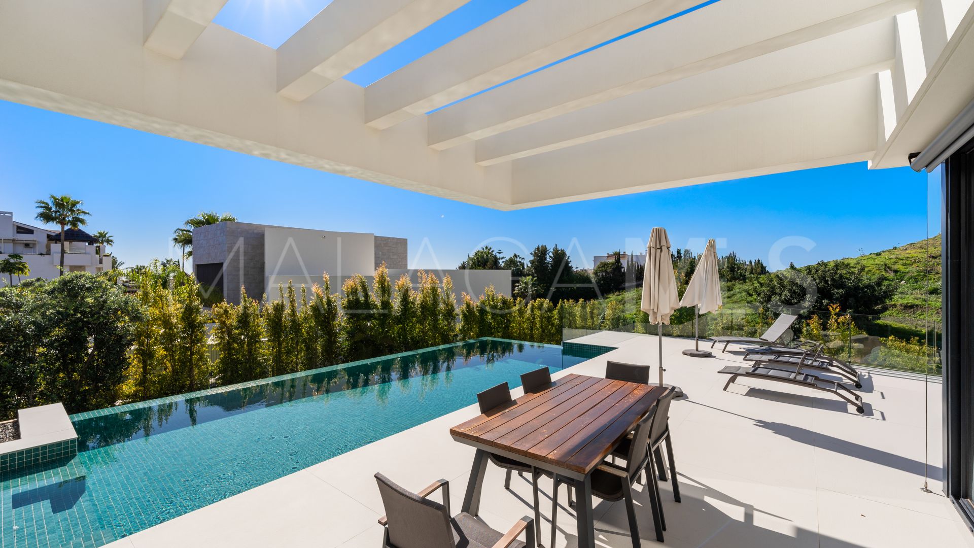 Villa for sale in Mirador del Paraiso