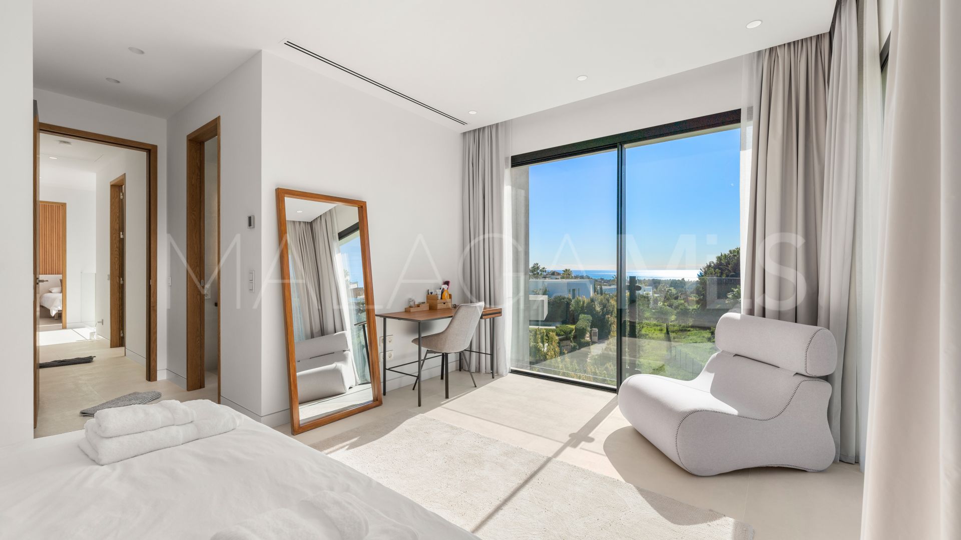Villa for sale in Mirador del Paraiso
