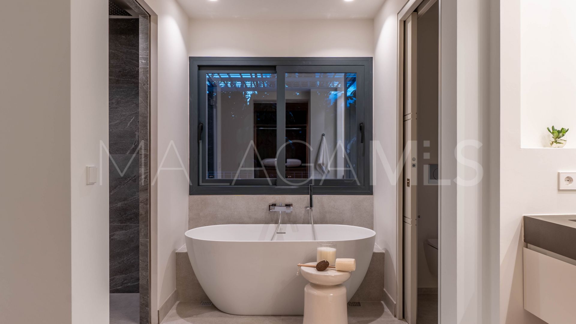 4 bedrooms villa in Nueva Andalucia for sale