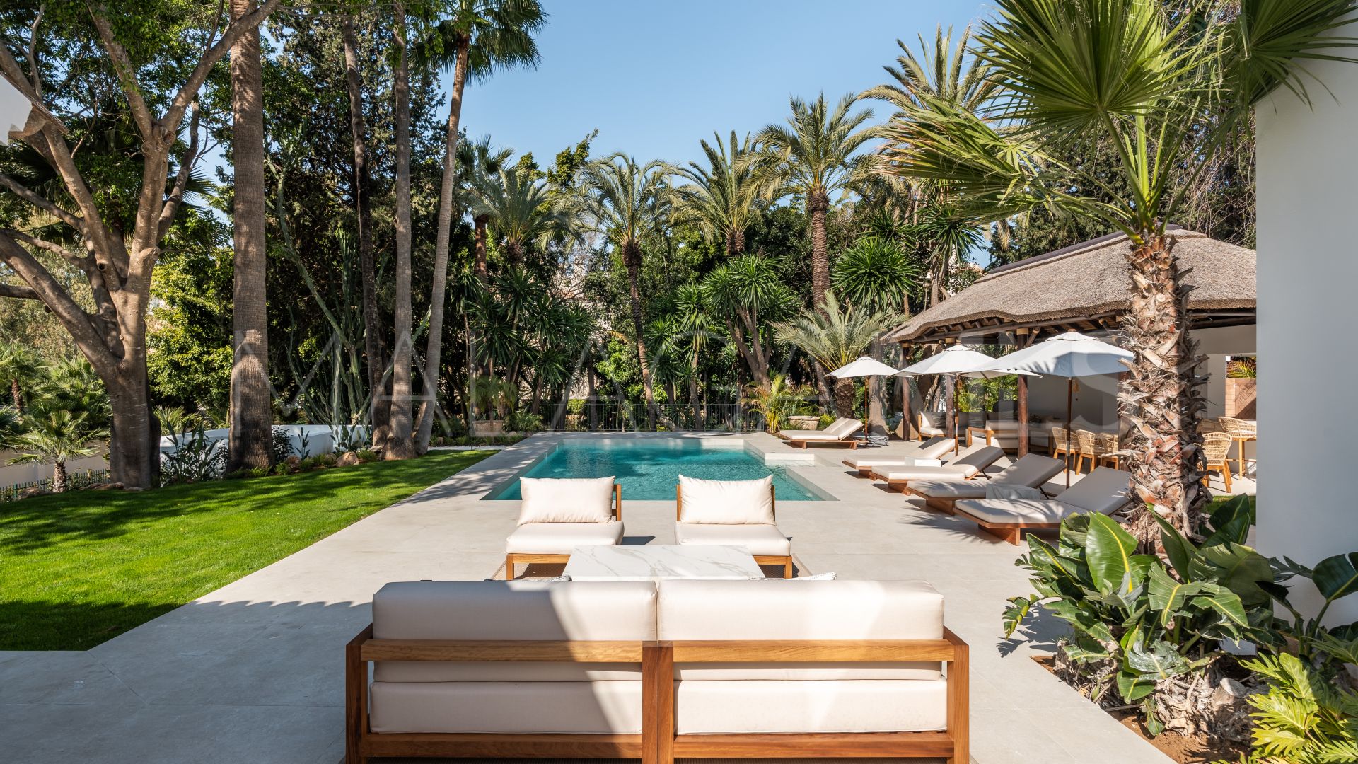 Villa for sale in Las Brisas