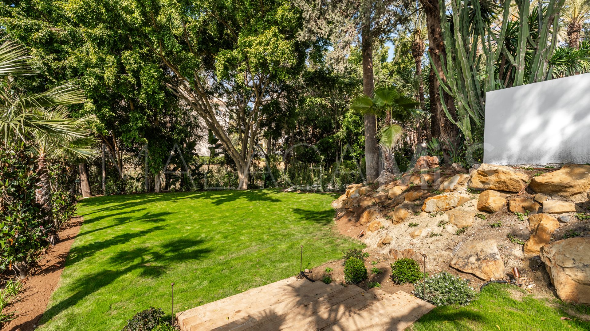 Villa for sale in Las Brisas