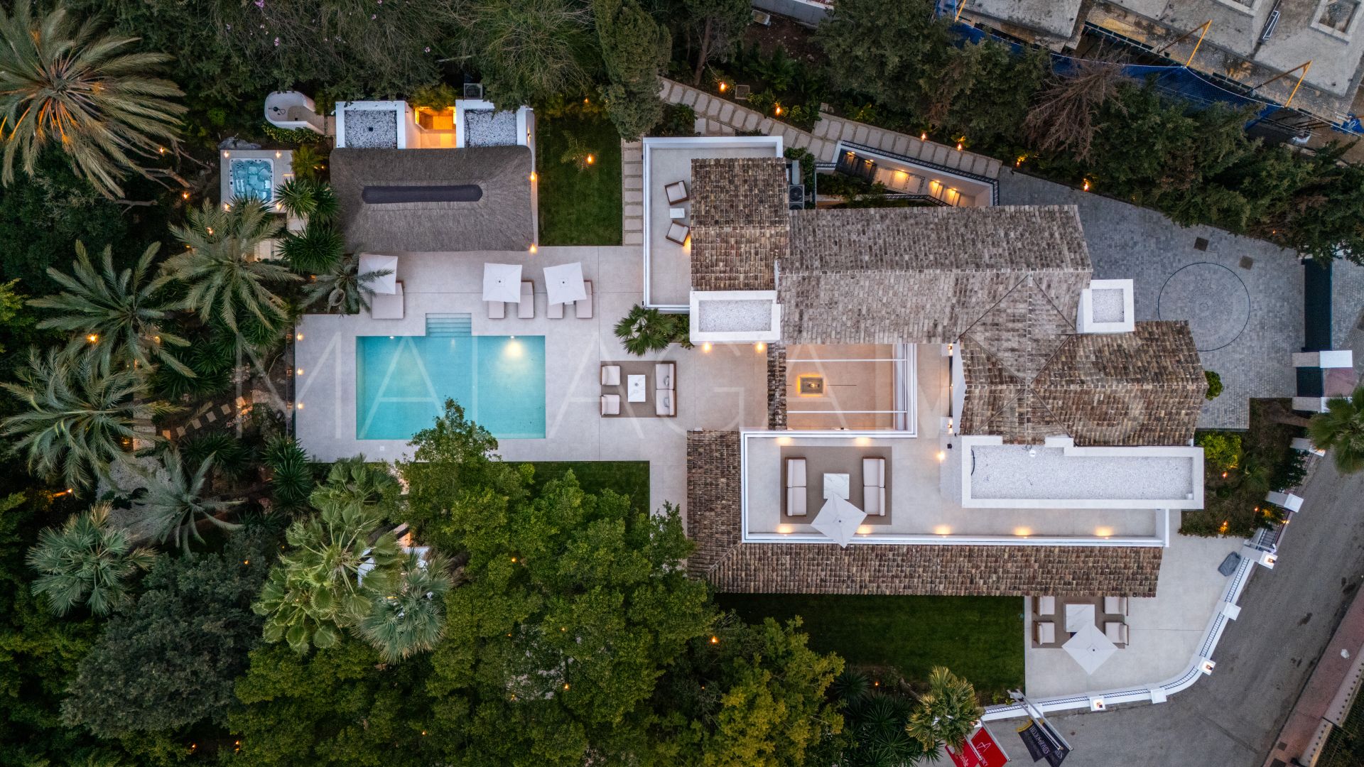Villa for sale in Las Brisas