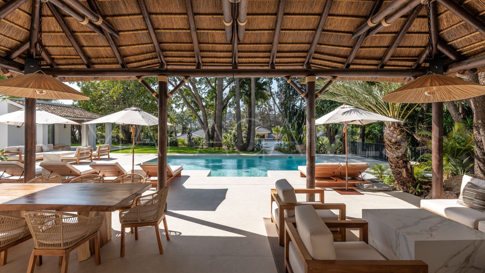 Villa for sale in Las Brisas