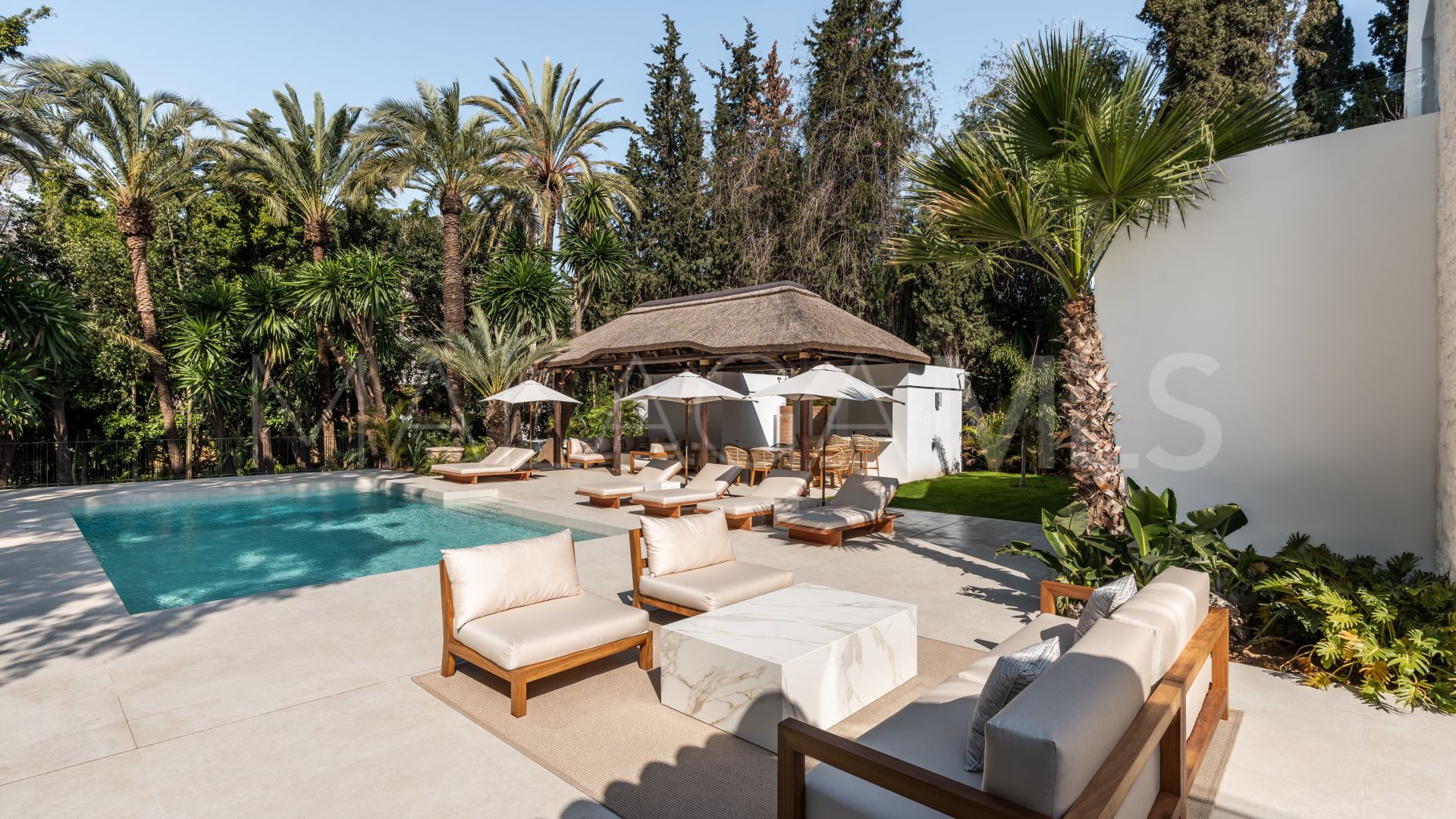 Villa for sale in Las Brisas