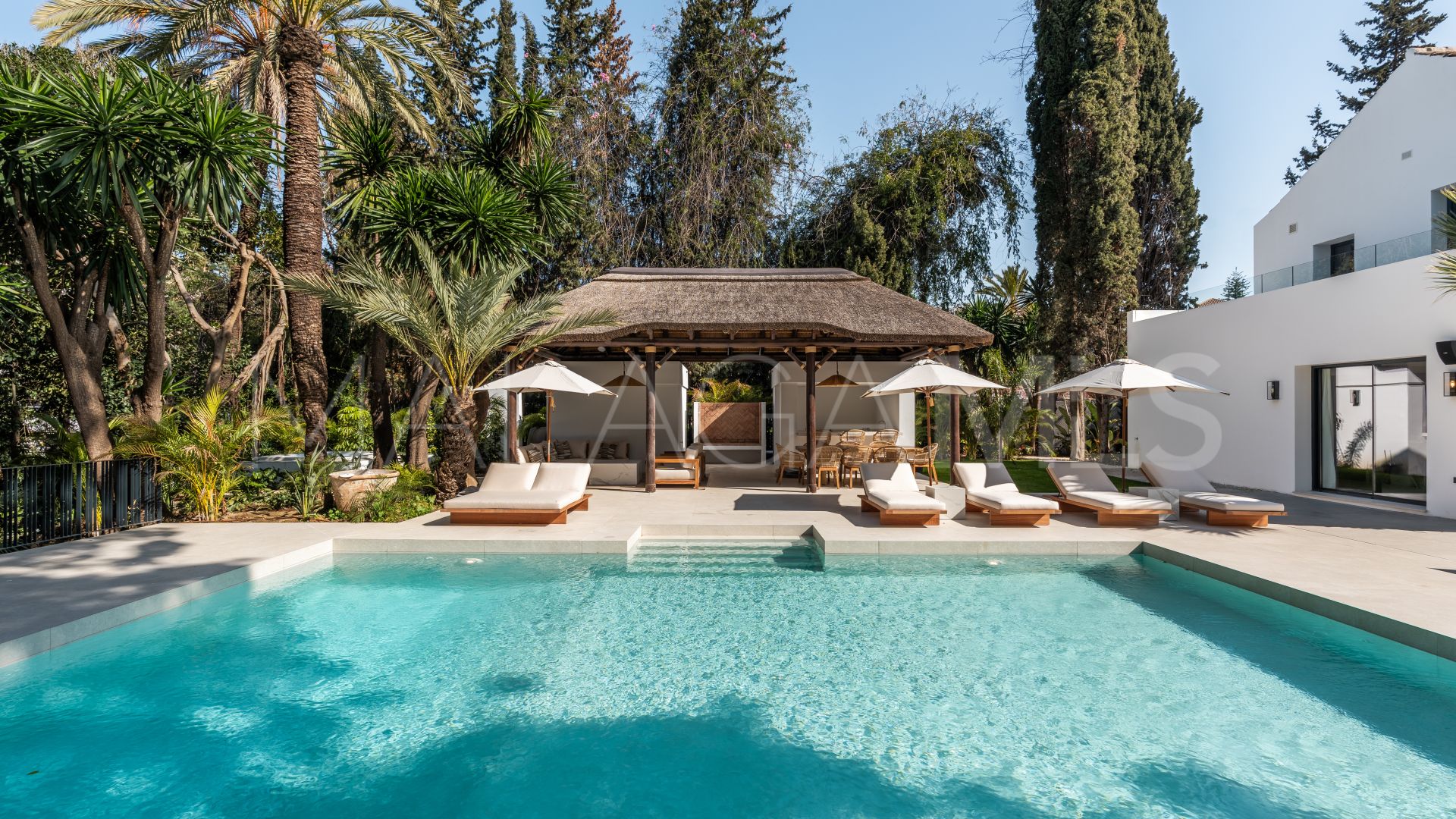 Villa for sale in Las Brisas