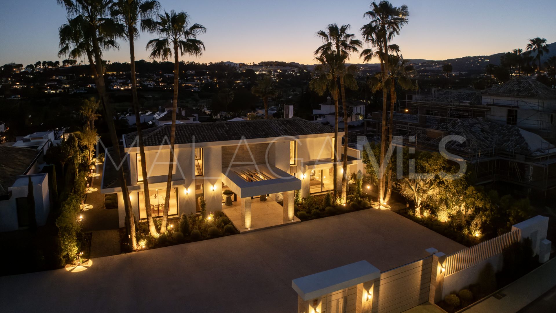 Villa for sale de 6 bedrooms in Aloha