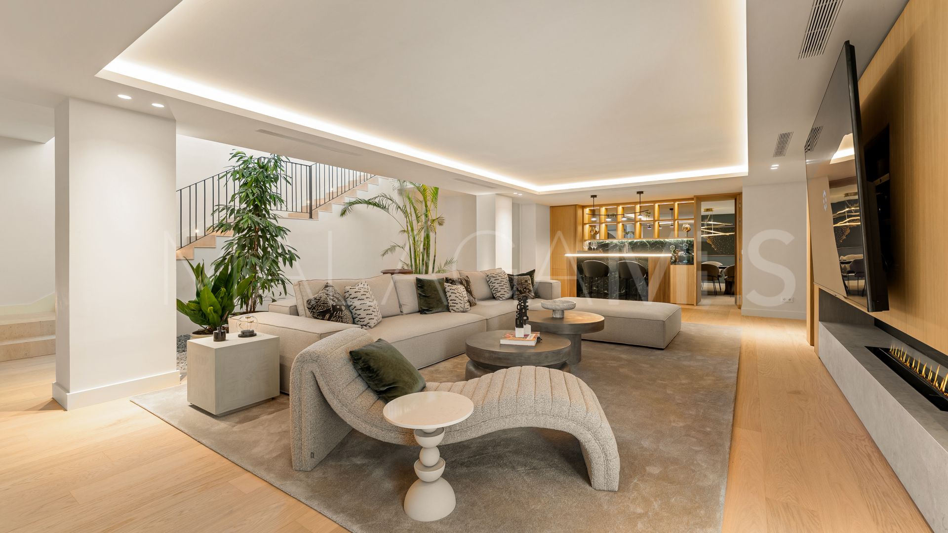 Villa for sale de 6 bedrooms in Aloha