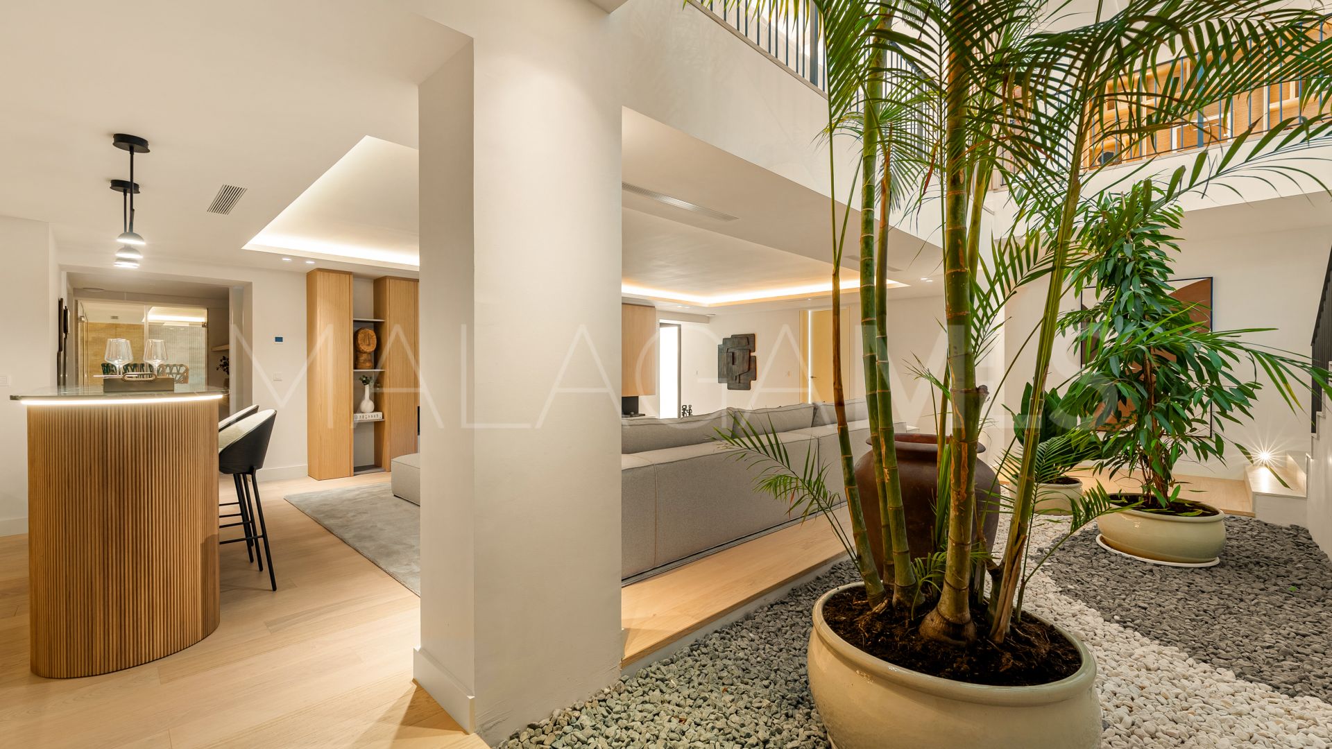 Villa for sale de 6 bedrooms in Aloha