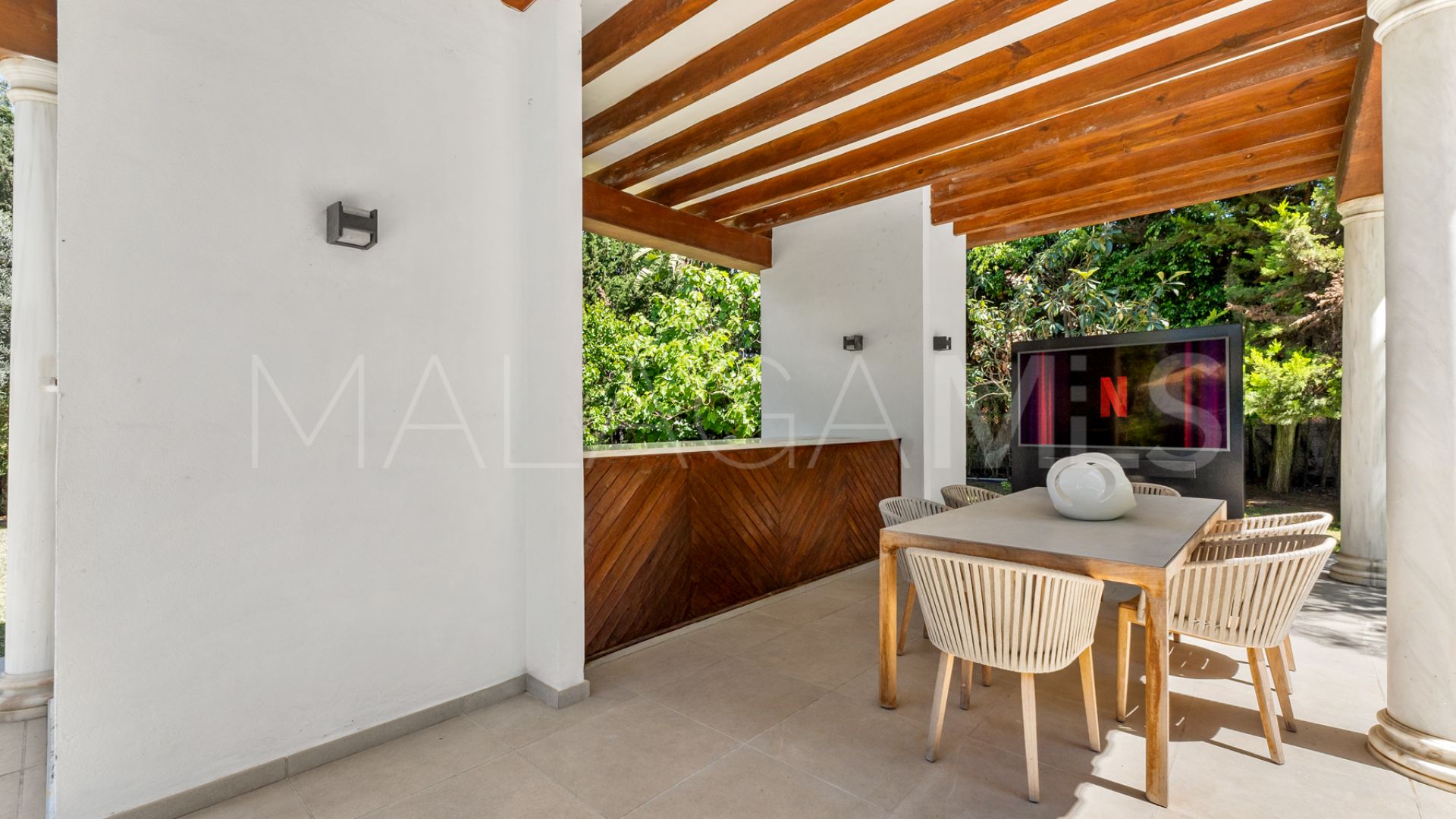 Villa for sale in Guadalmina Baja