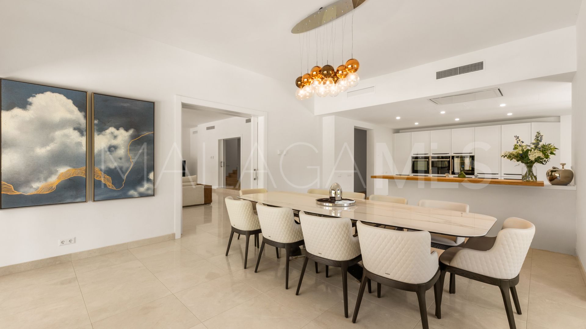Villa for sale in Guadalmina Baja