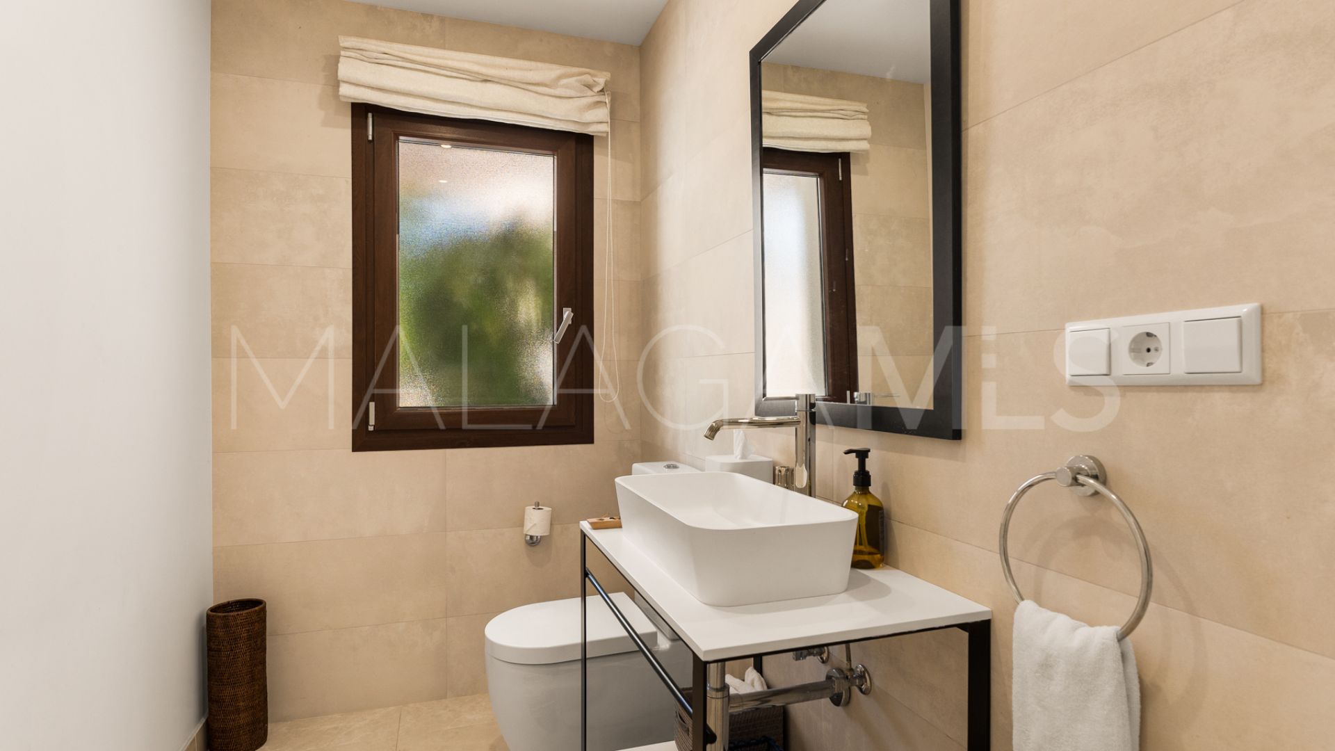 Villa for sale in Guadalmina Baja