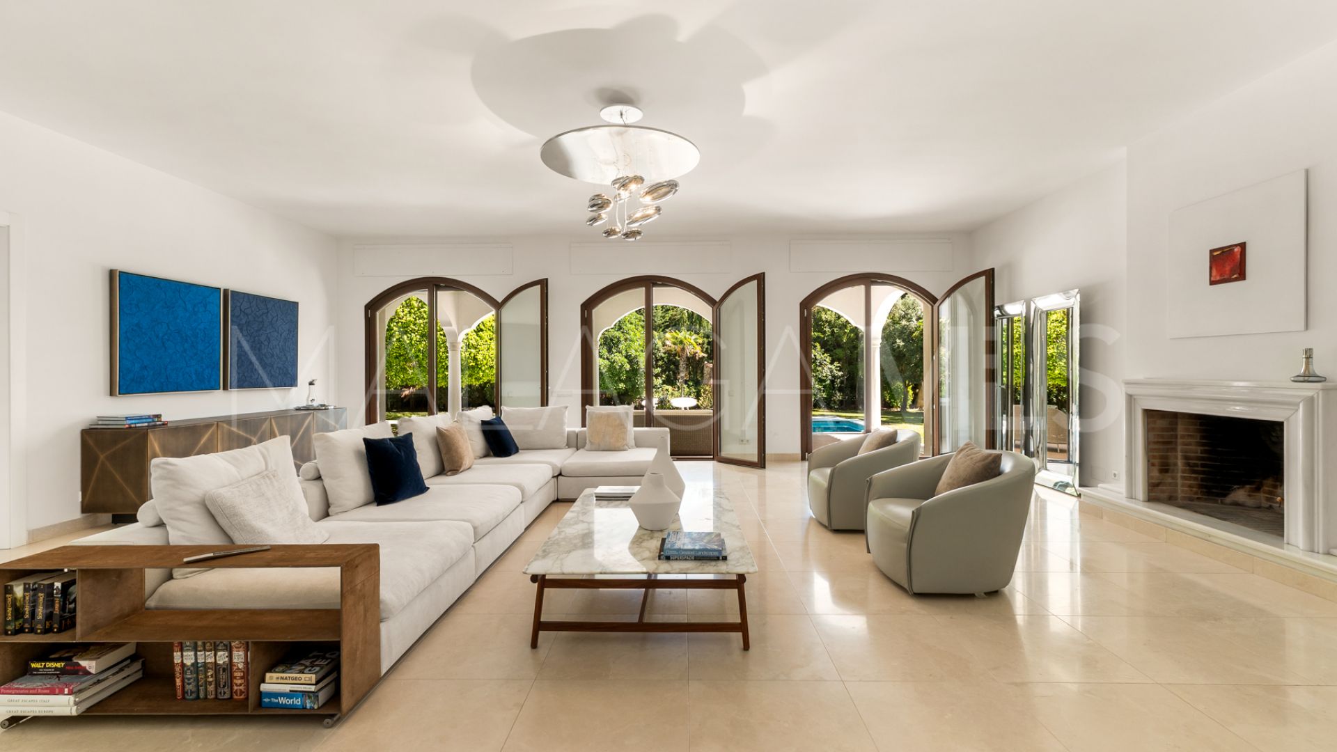 Villa for sale in Guadalmina Baja