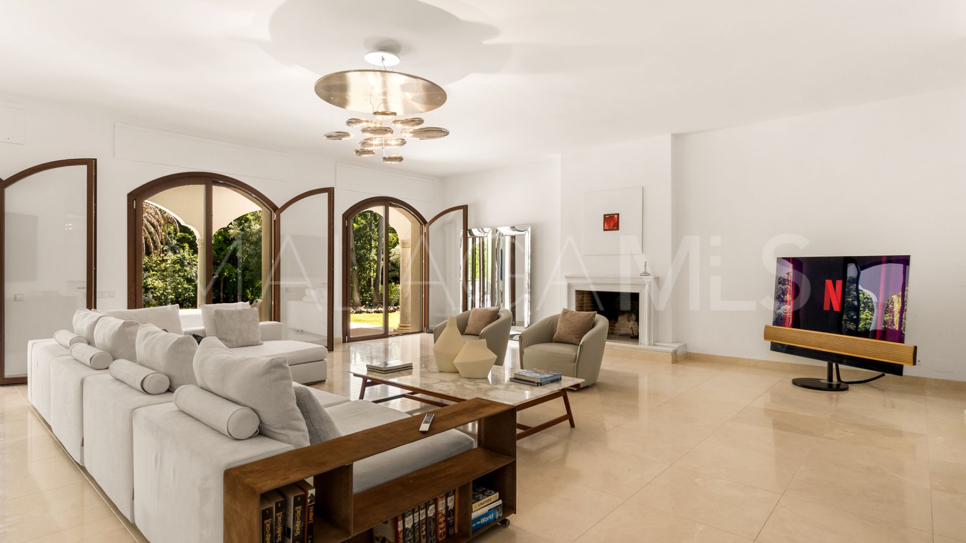 Villa for sale in Guadalmina Baja