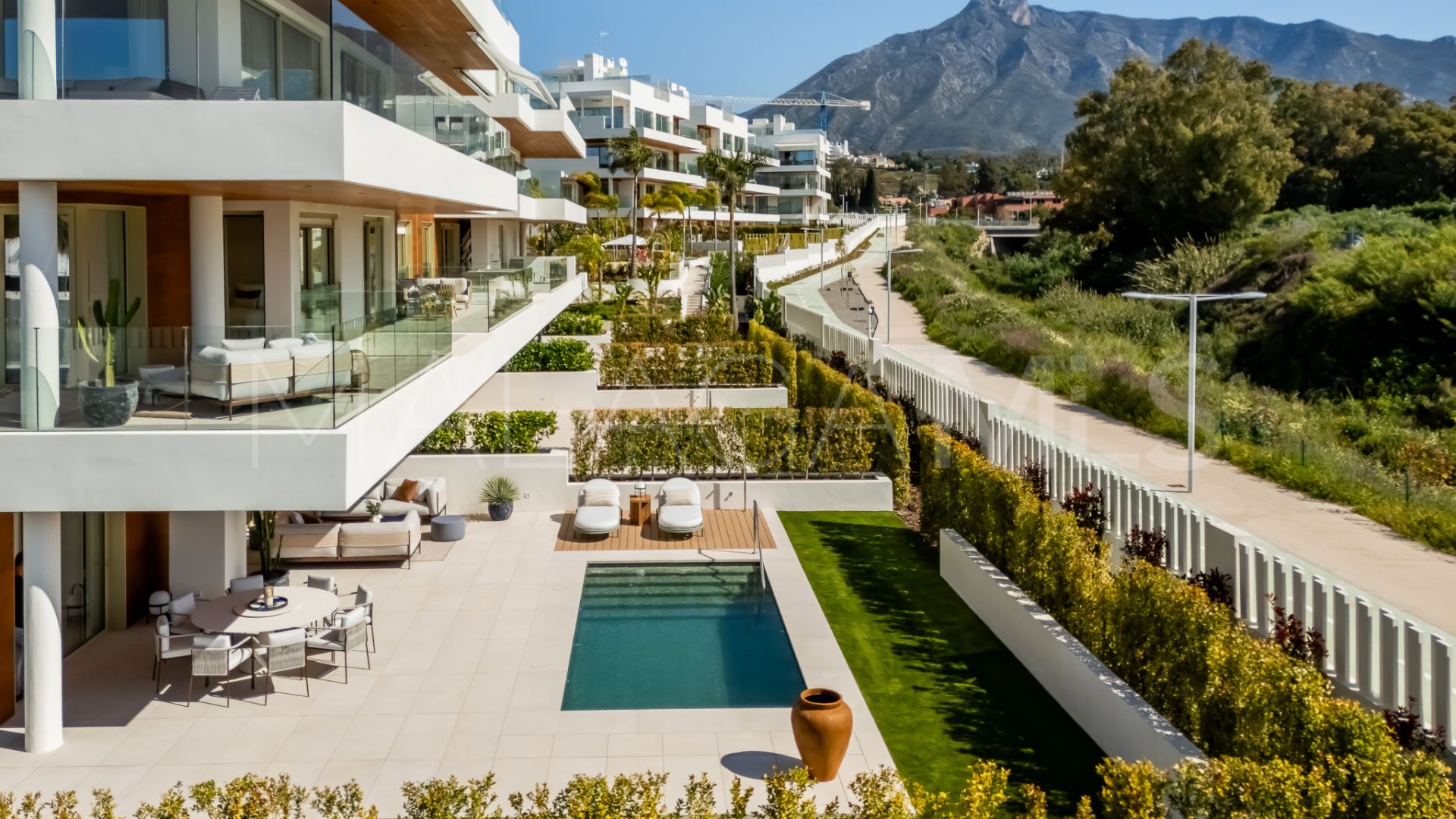 Triplex for sale in Benalús