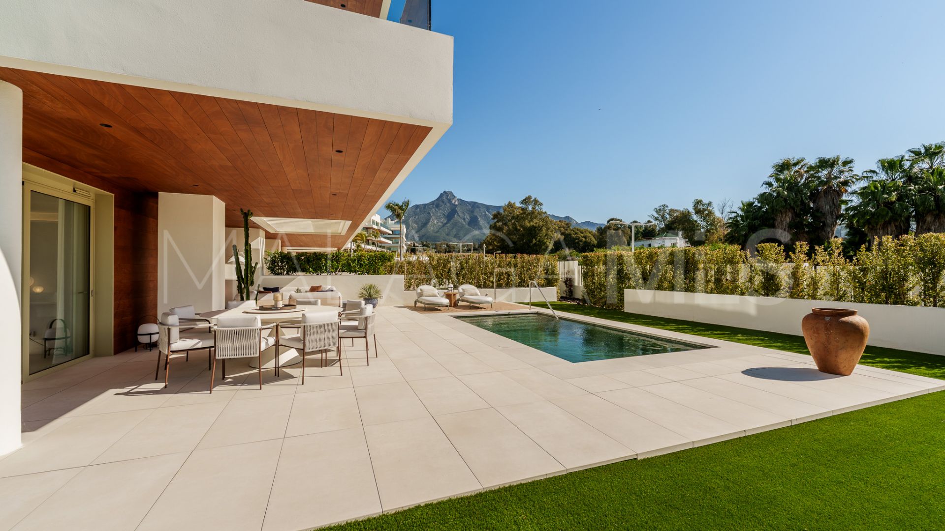Triplex for sale in Benalús