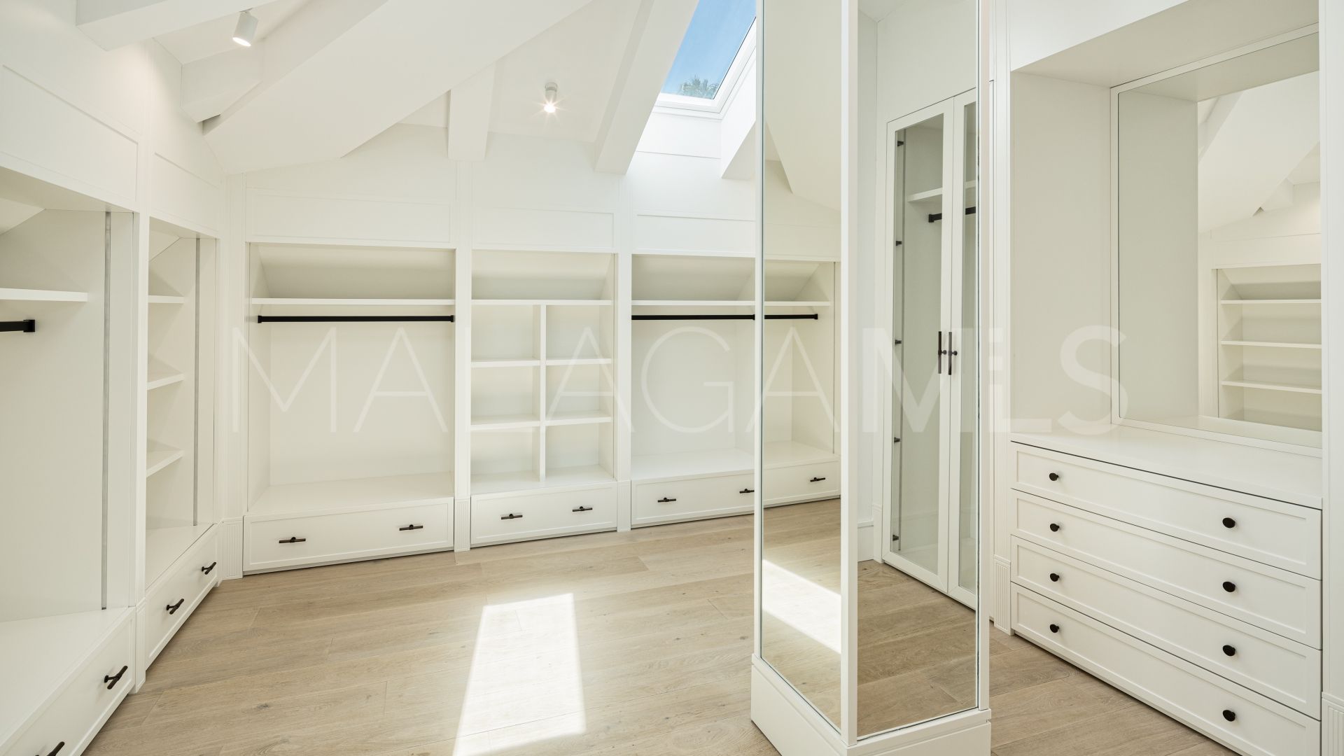 Villa with 7 bedrooms for sale in Las Brisas