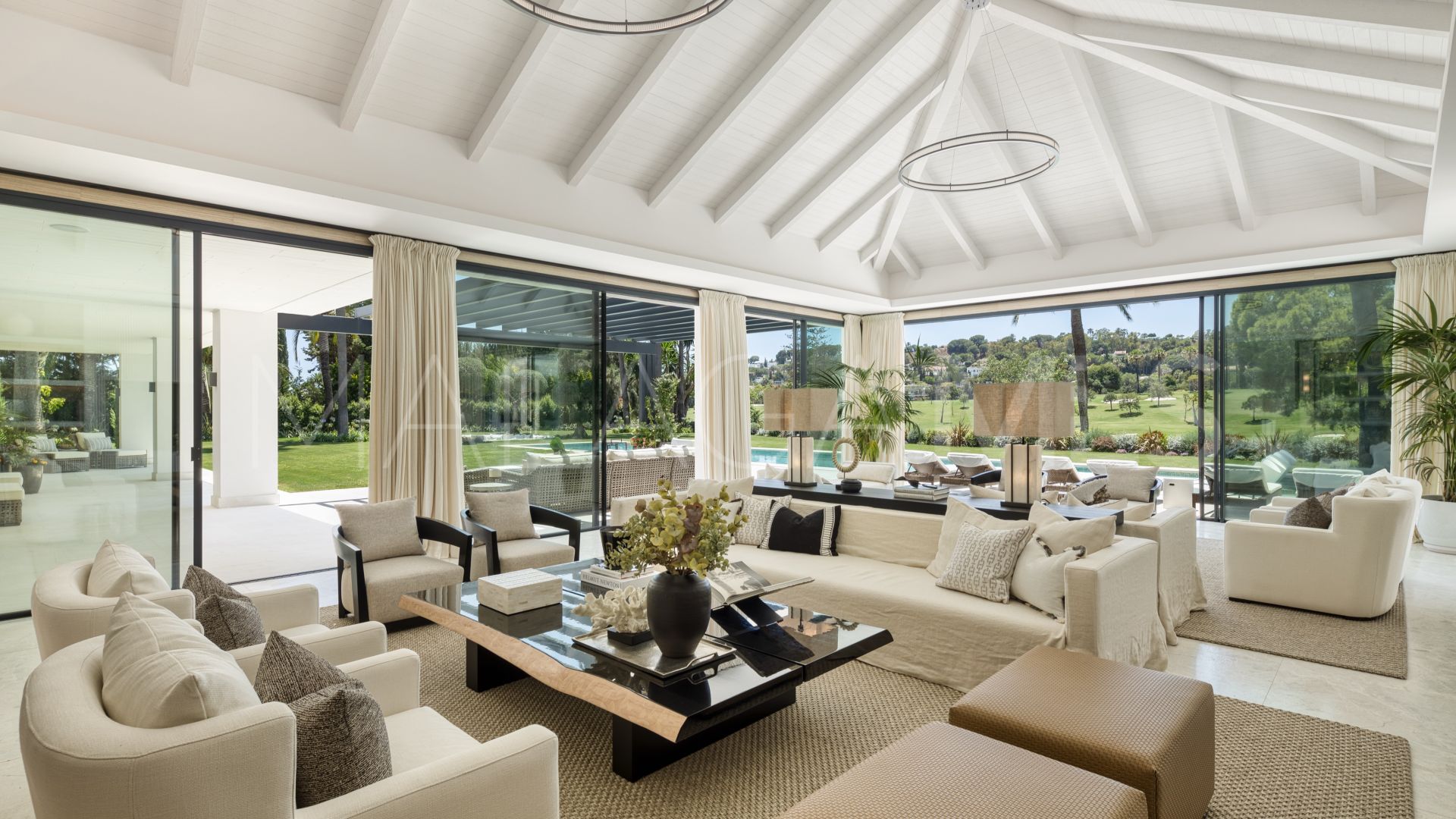 Villa with 7 bedrooms for sale in Las Brisas