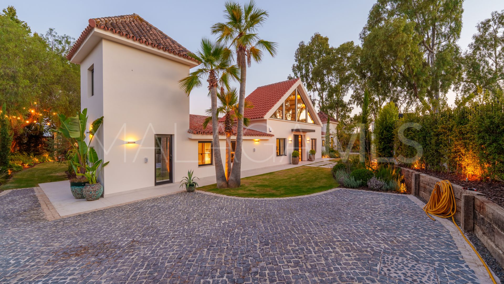 Villa for sale in Marbella - Puerto Banus