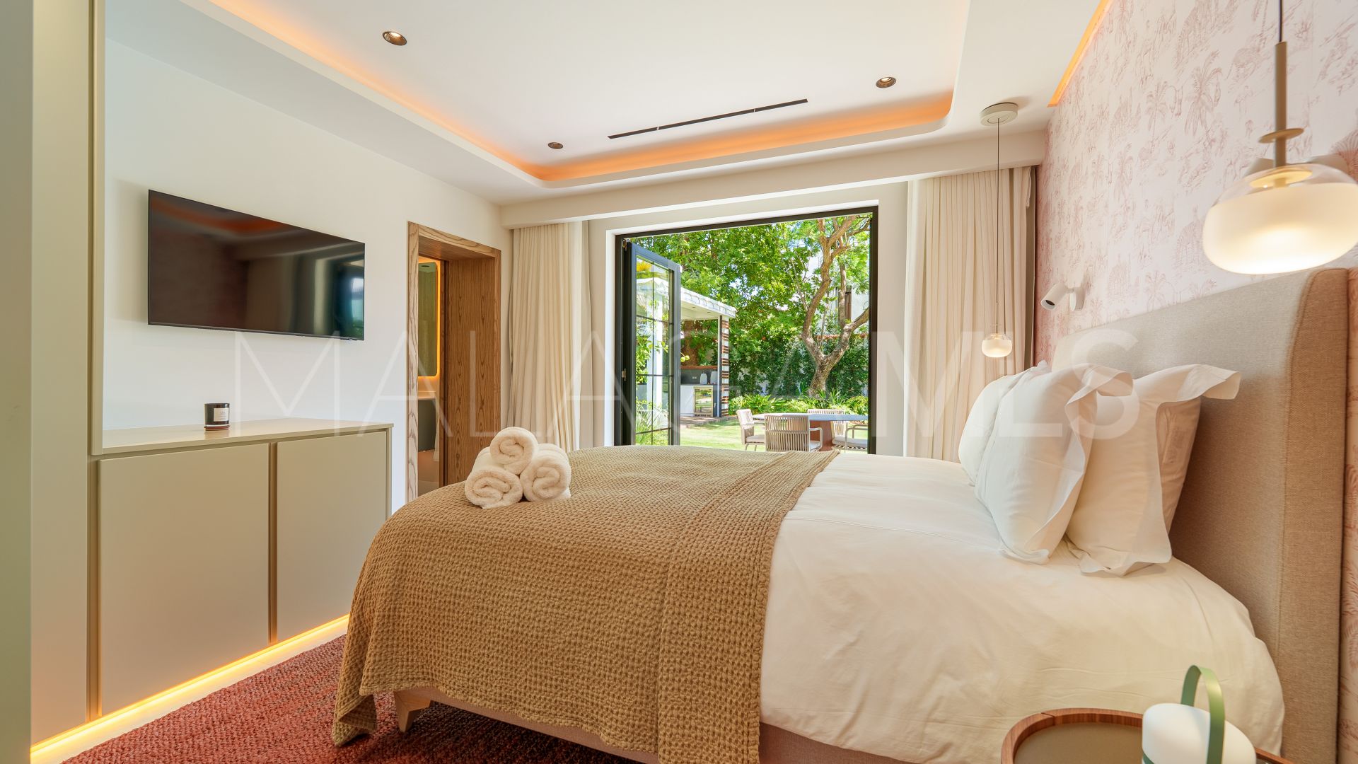 Villa for sale in Marbella - Puerto Banus