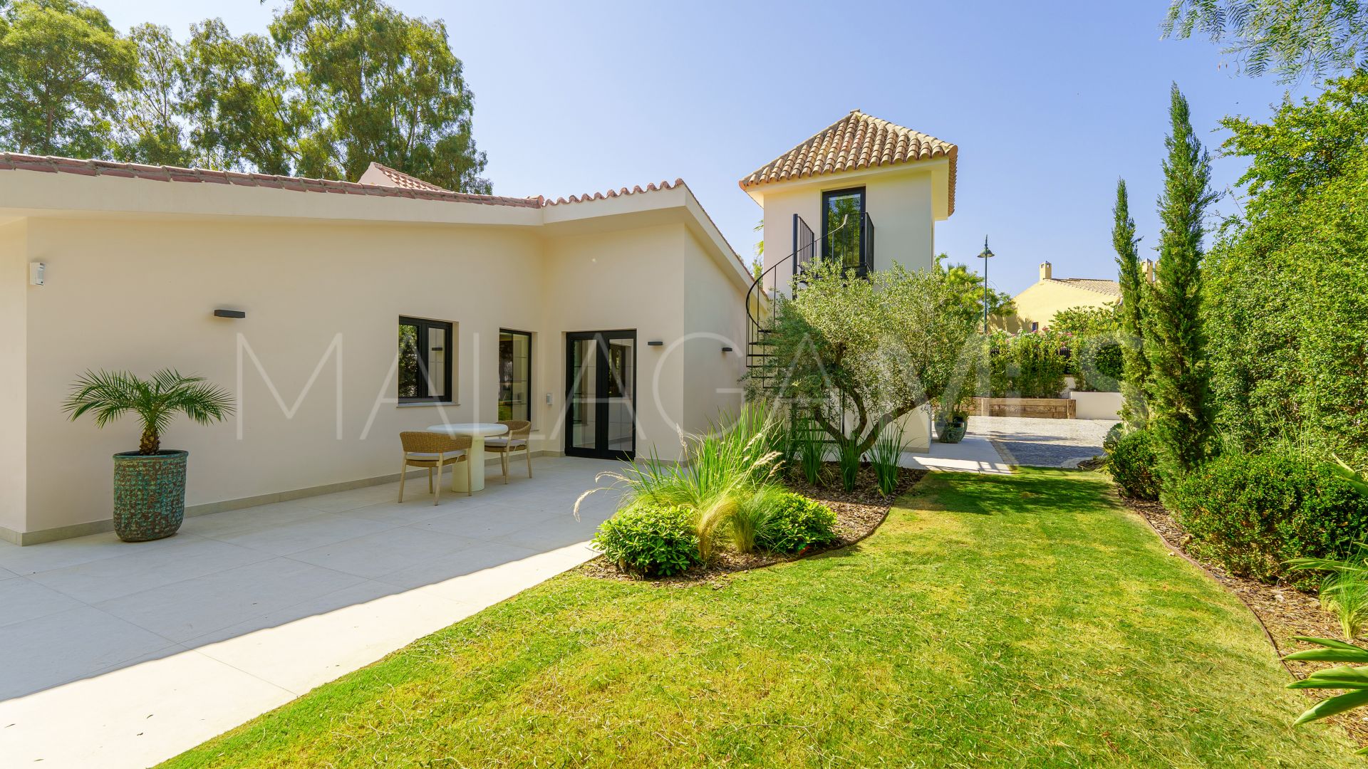 Villa for sale in Marbella - Puerto Banus