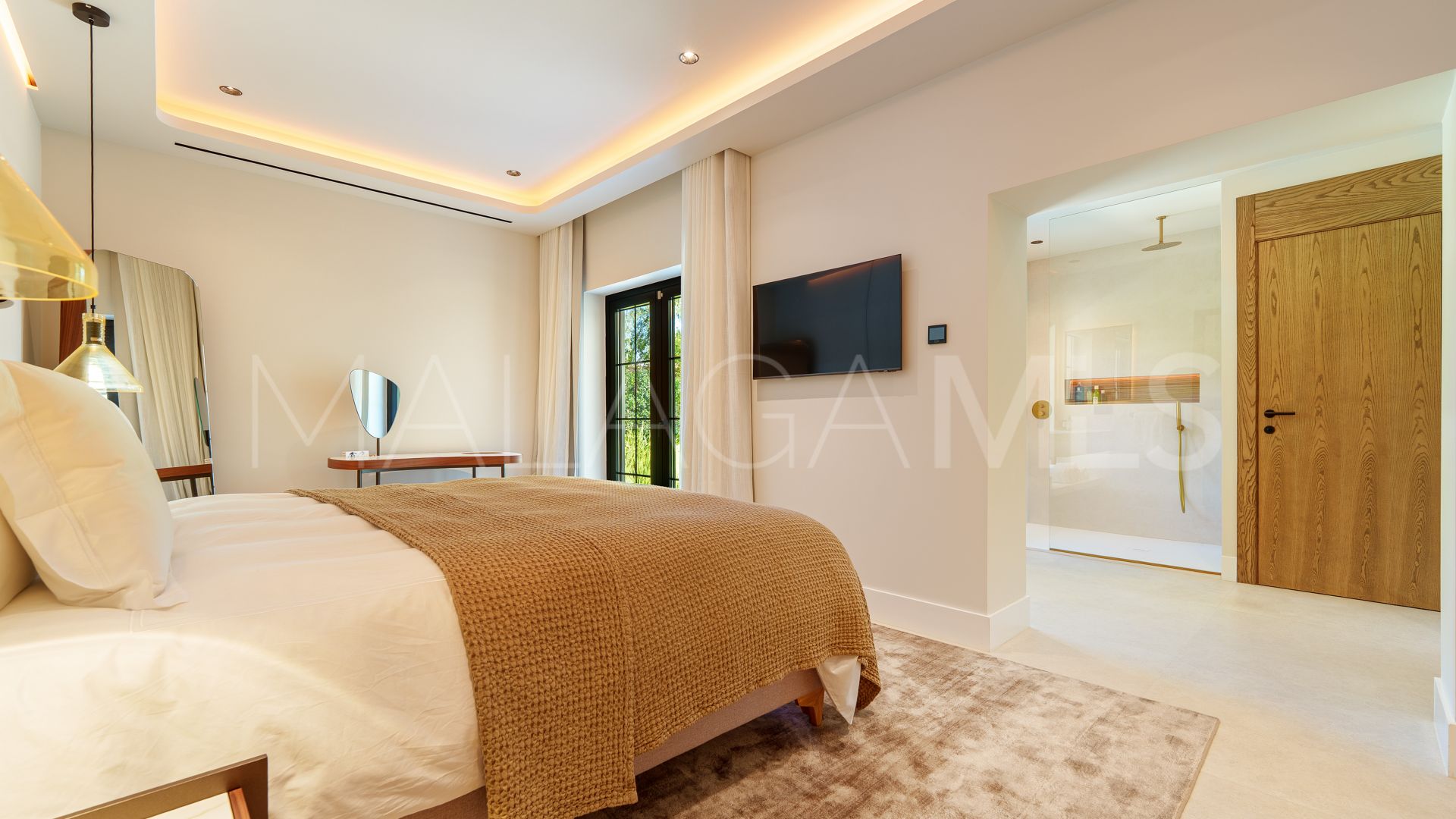 Villa for sale in Marbella - Puerto Banus
