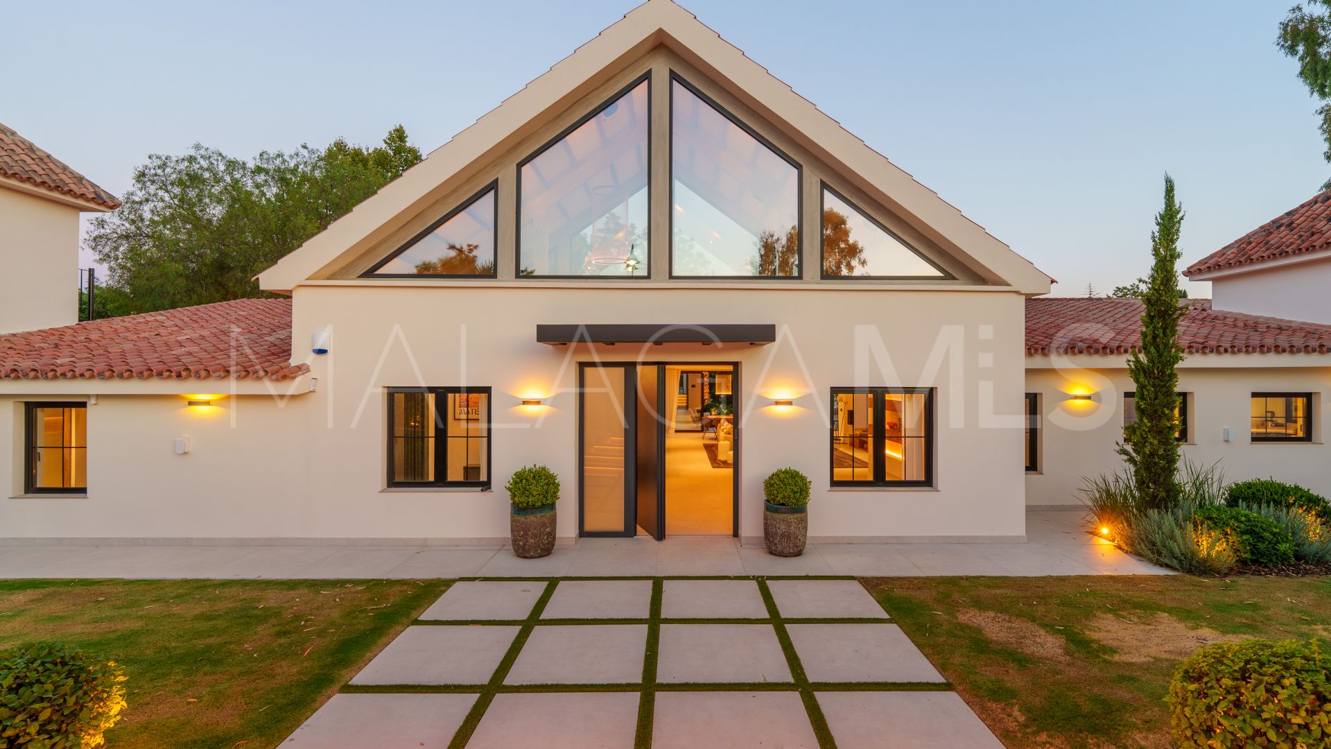 Villa for sale in Marbella - Puerto Banus