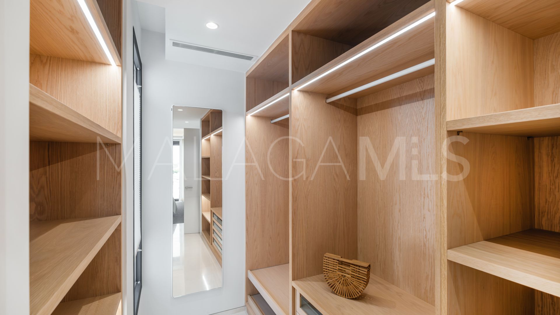 Villa for sale in El Paraiso
