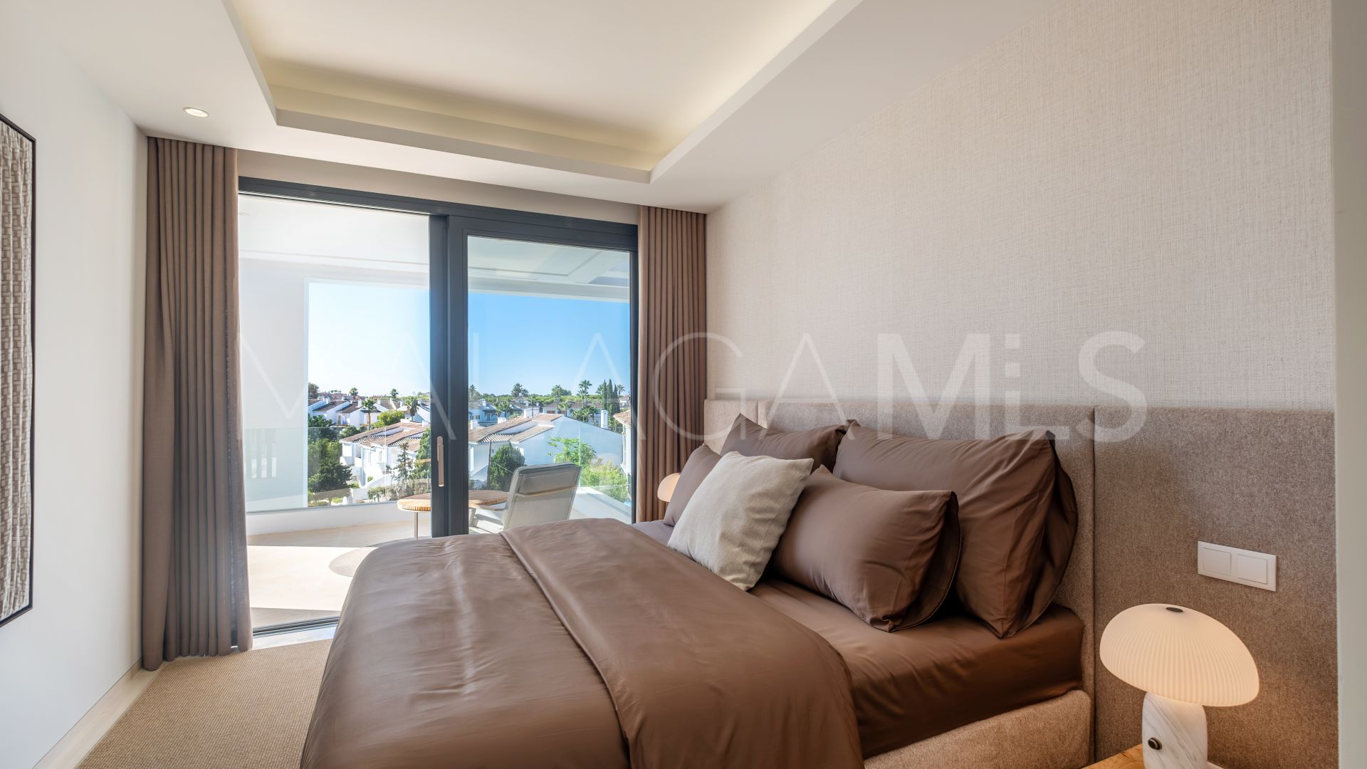 Villa for sale in El Paraiso