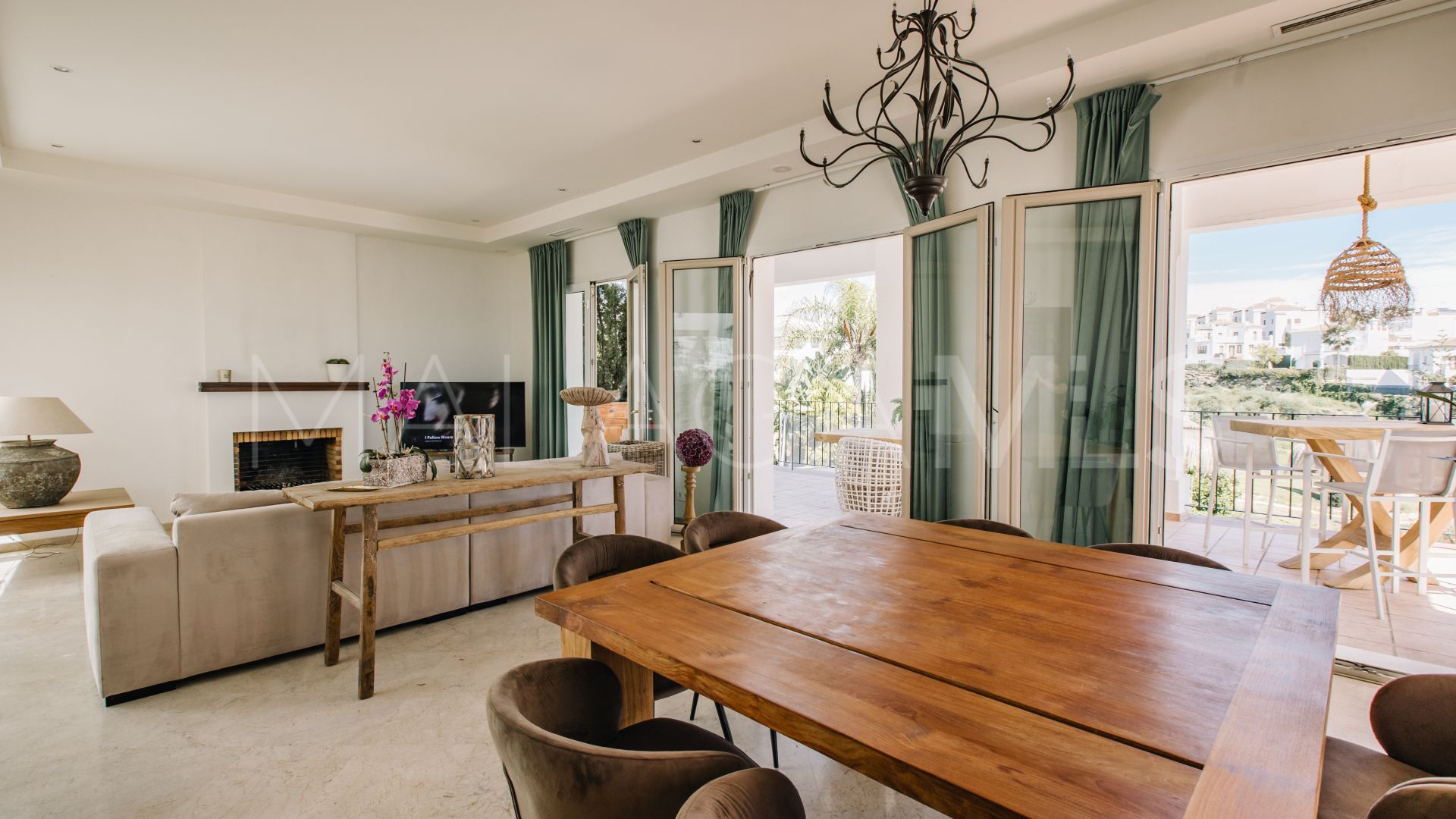 New Golden Mile, villa with 5 bedrooms for sale