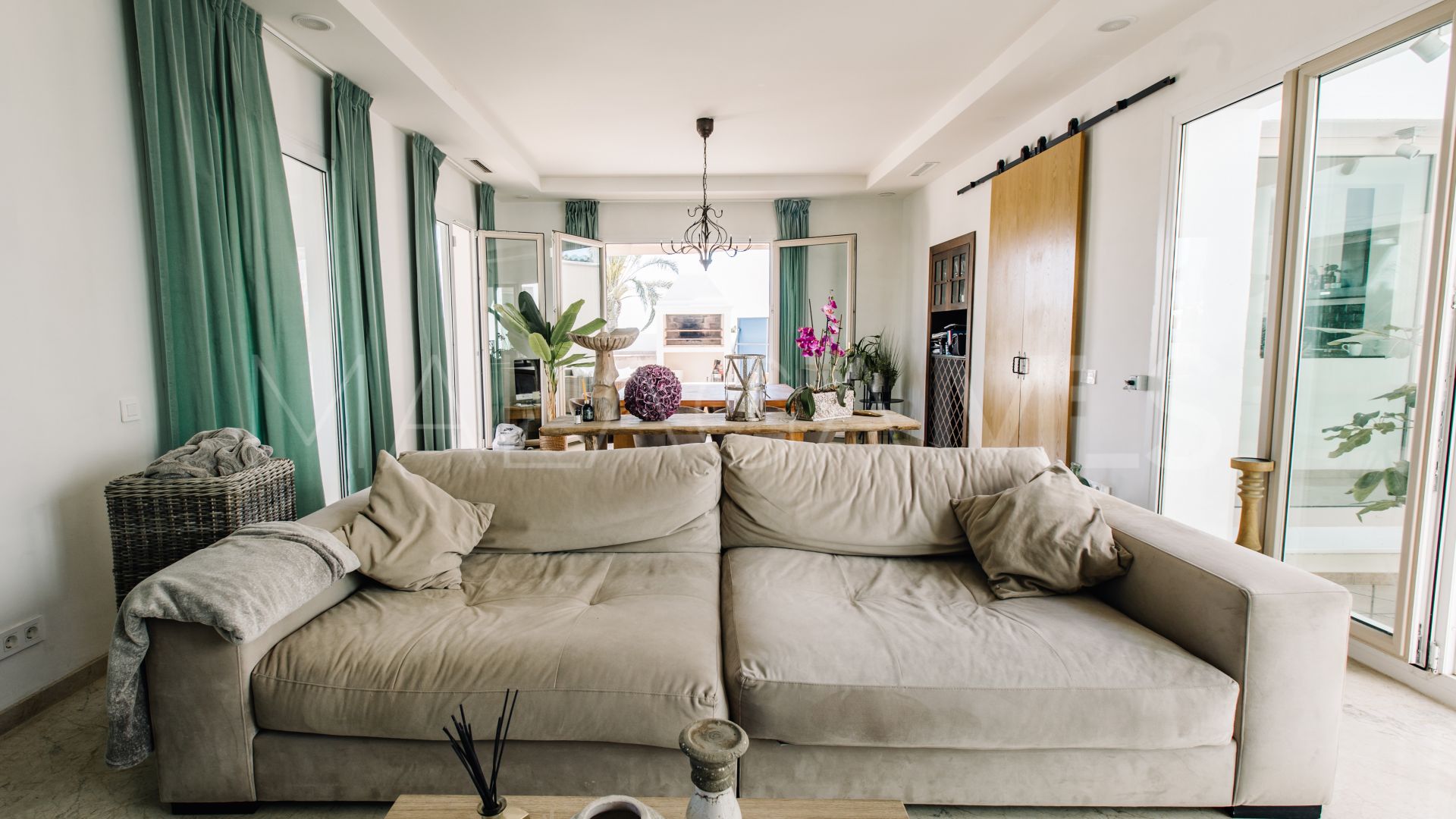 New Golden Mile, villa with 5 bedrooms for sale