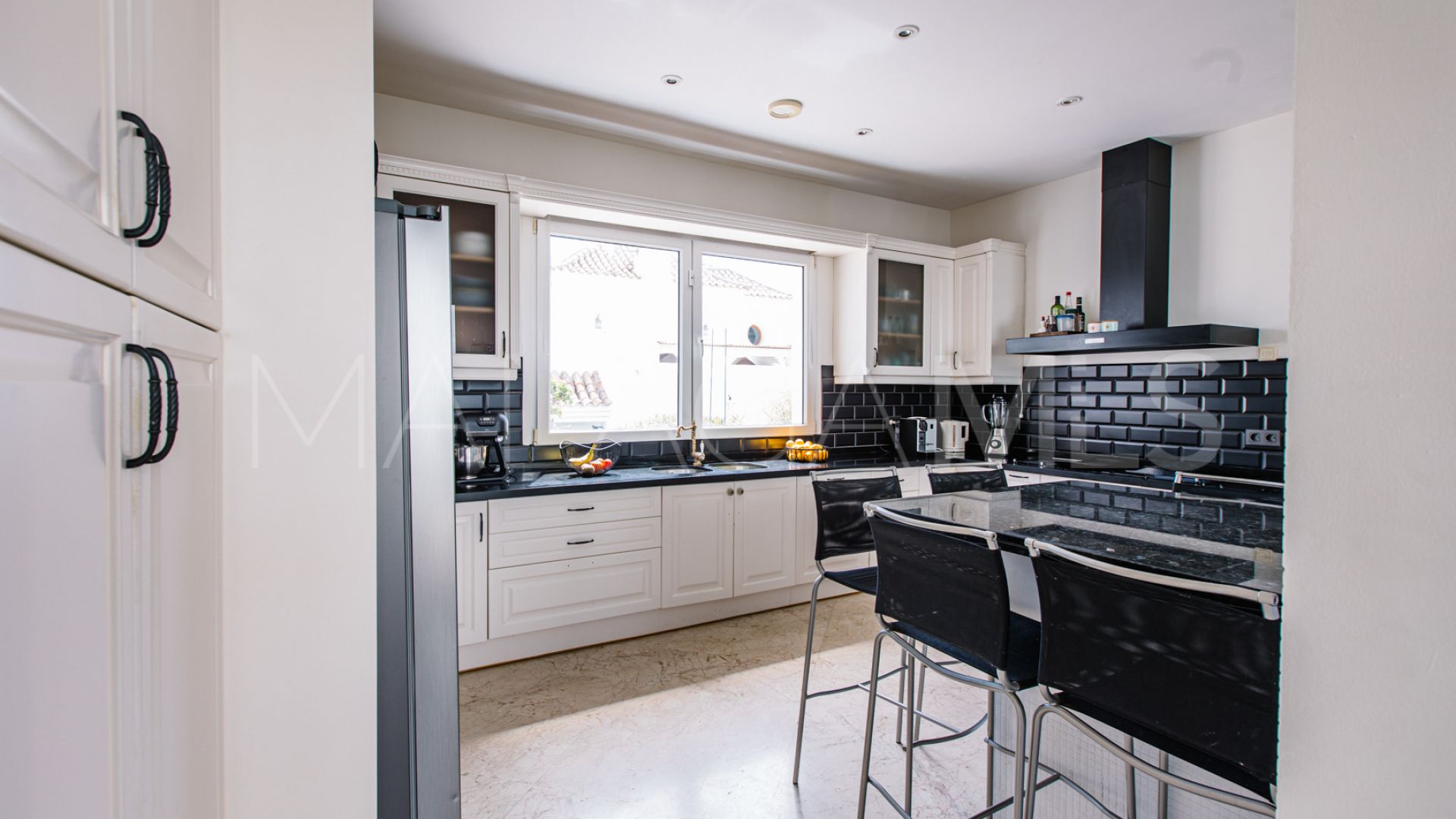 New Golden Mile, villa with 5 bedrooms for sale
