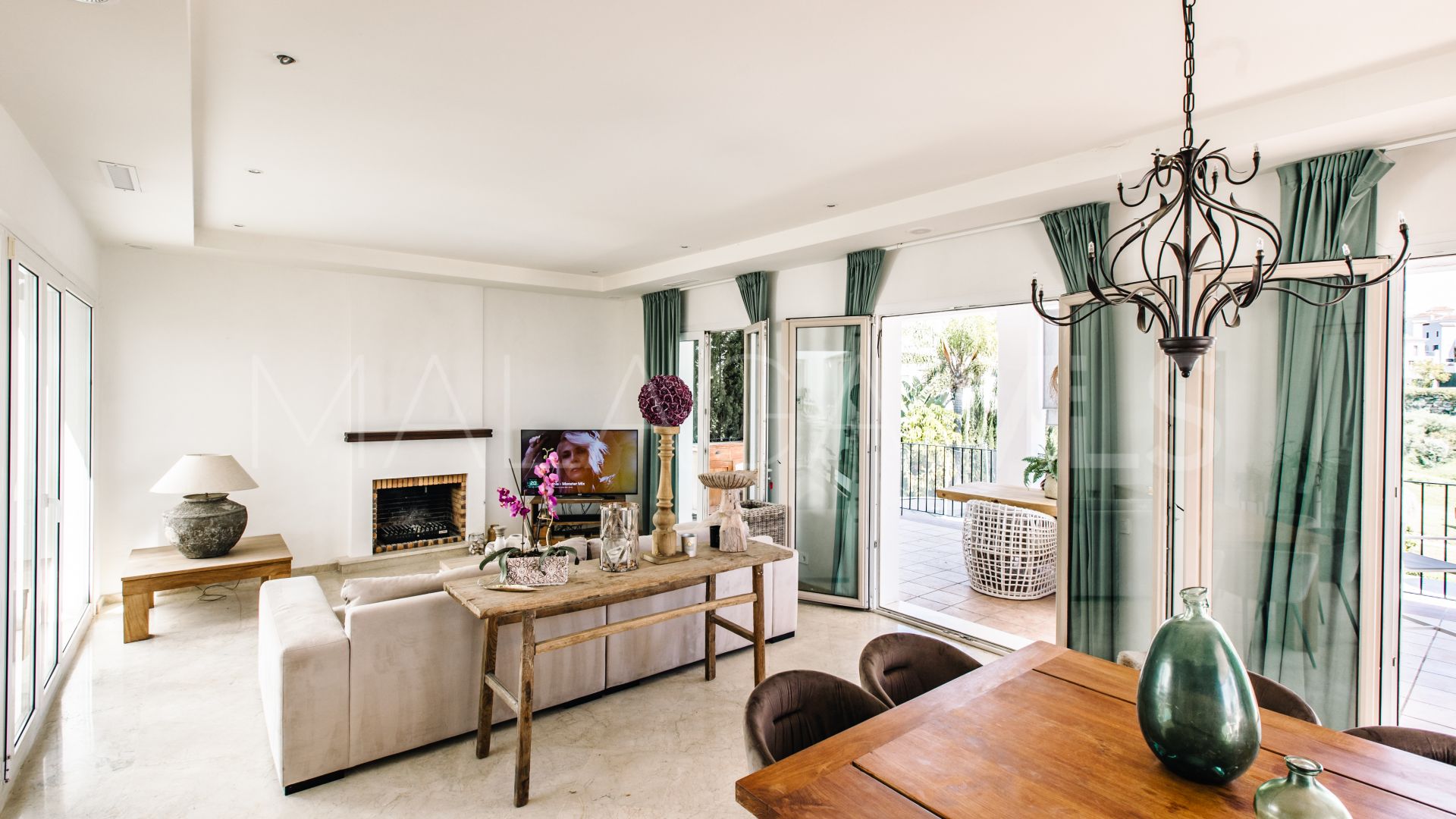 New Golden Mile, villa with 5 bedrooms for sale