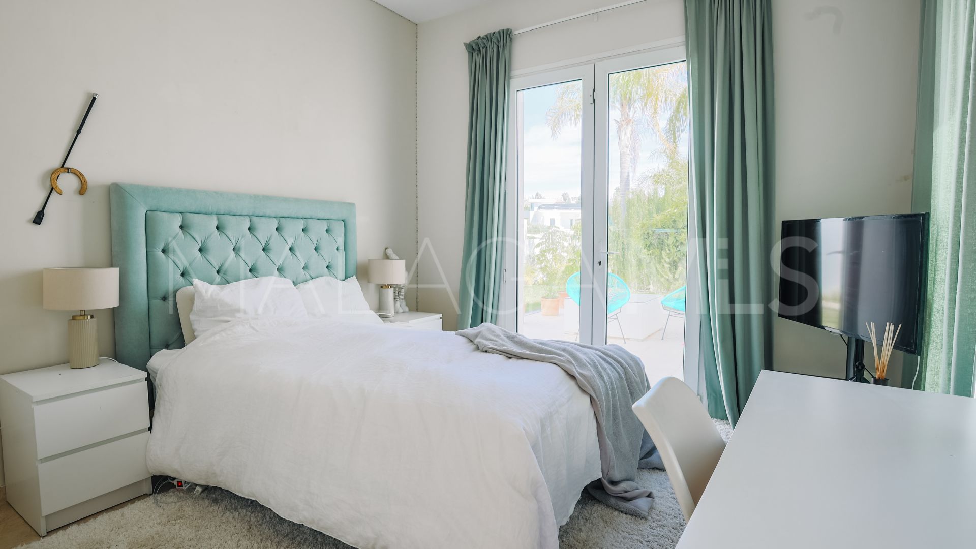 New Golden Mile, villa with 5 bedrooms for sale