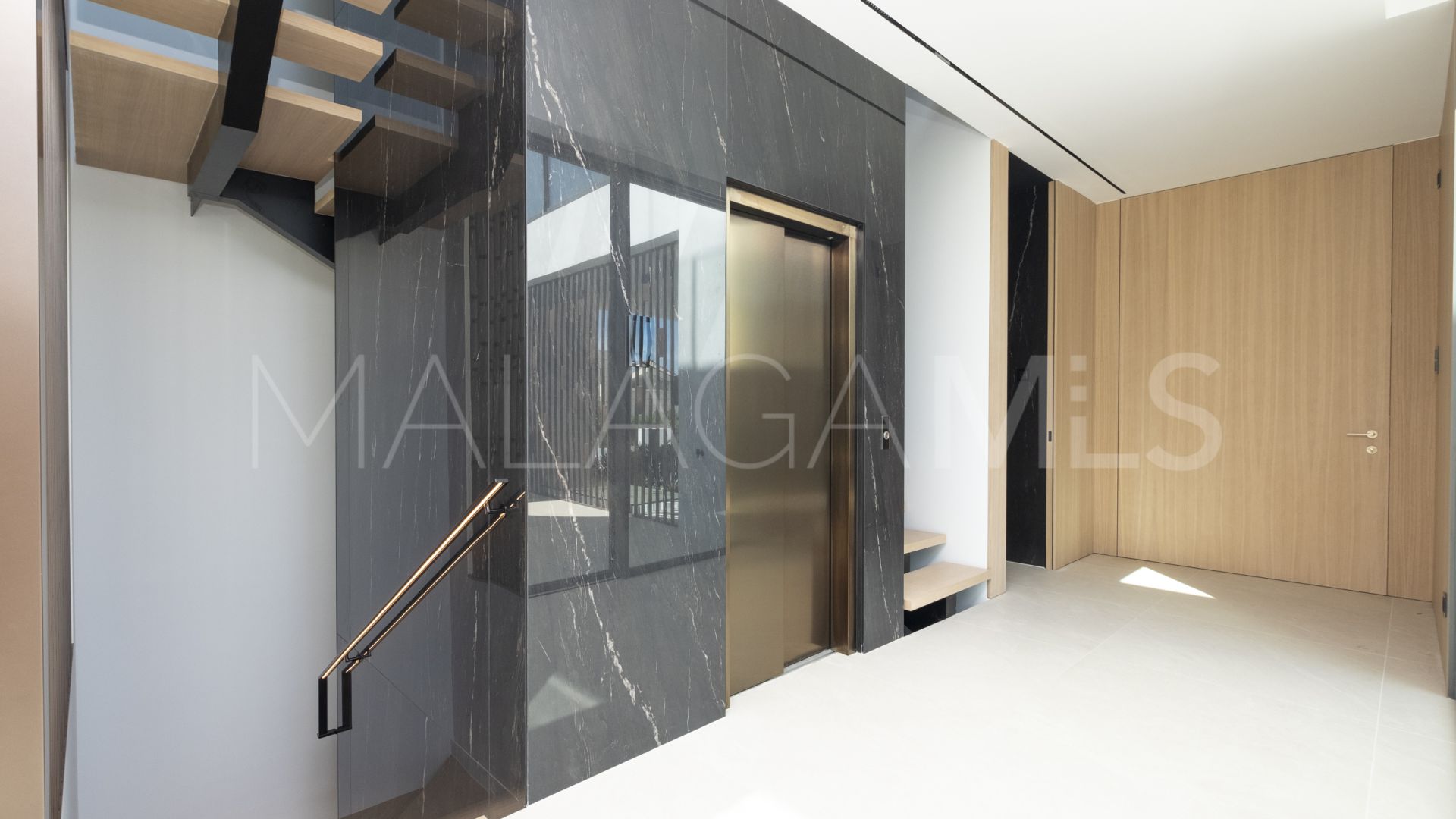 Nueva Andalucia, villa pareada a la venta de 3 bedrooms