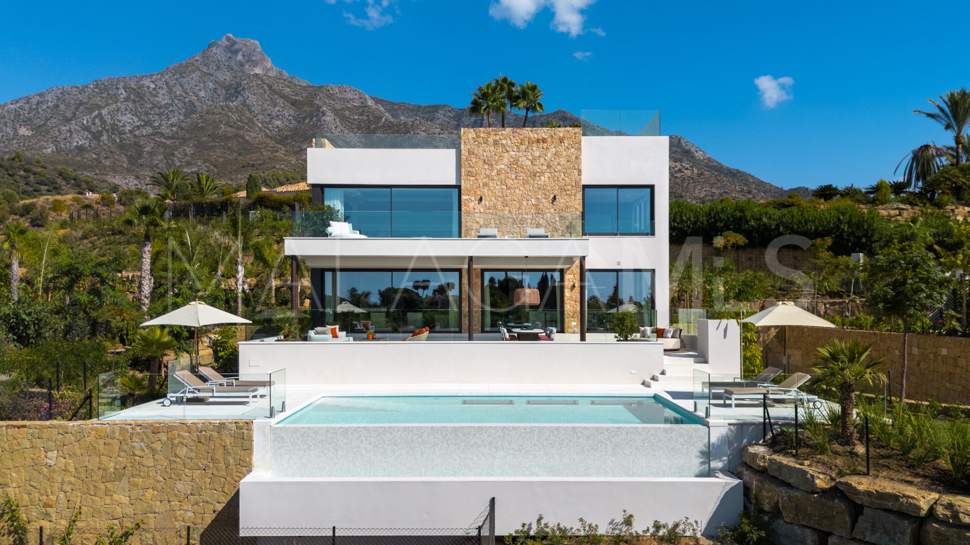 Villa for sale in Marbella Goldene Meile